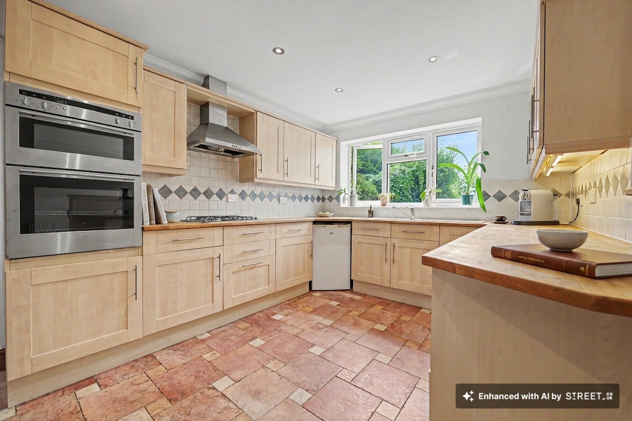 3 bedroom detached chalet bungalow for sale, Molyneux Drive, Loughborough, LE12