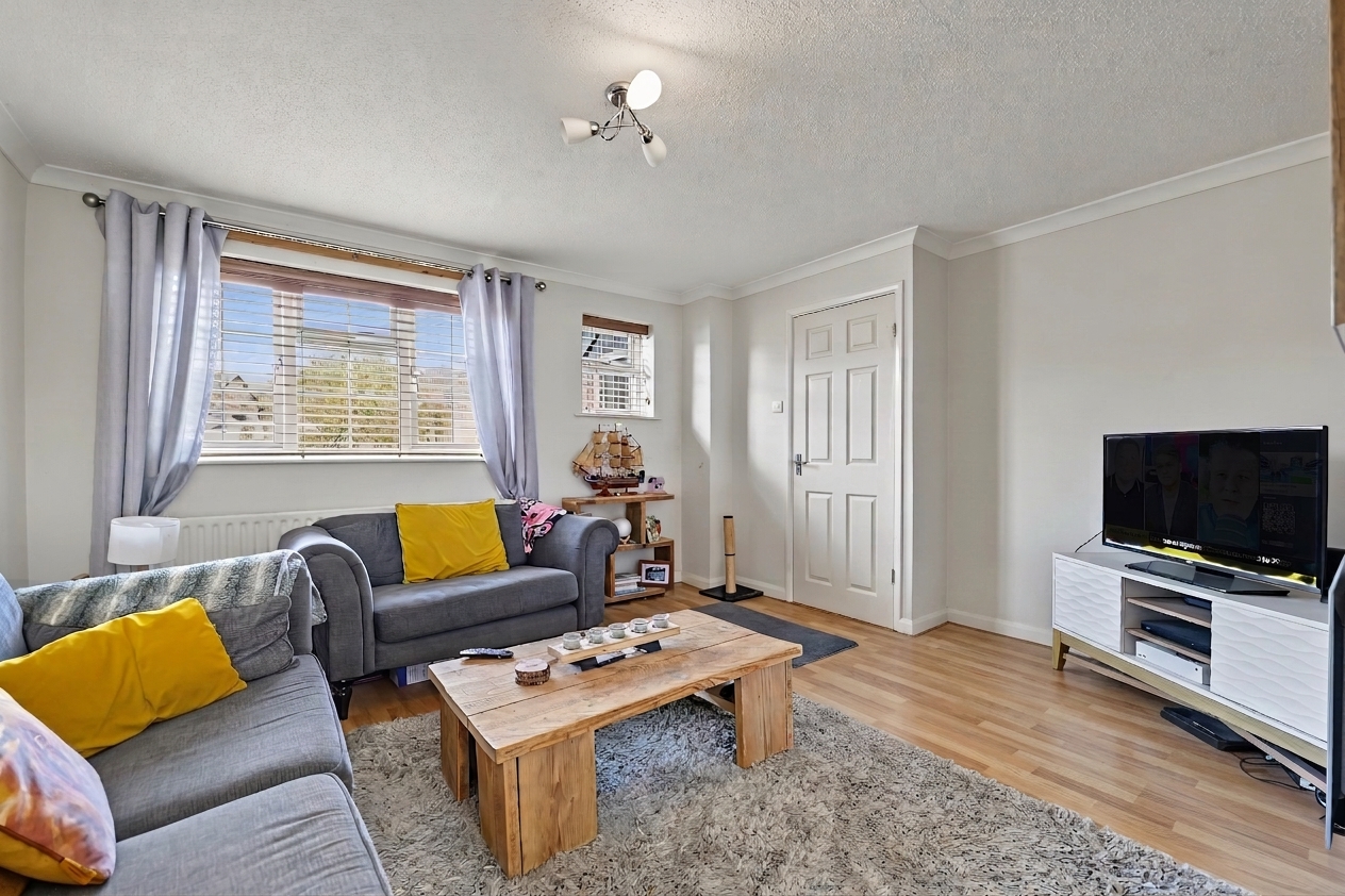 3 bedroom semi detached house for sale, Disraeli Close, Leicester, LE8