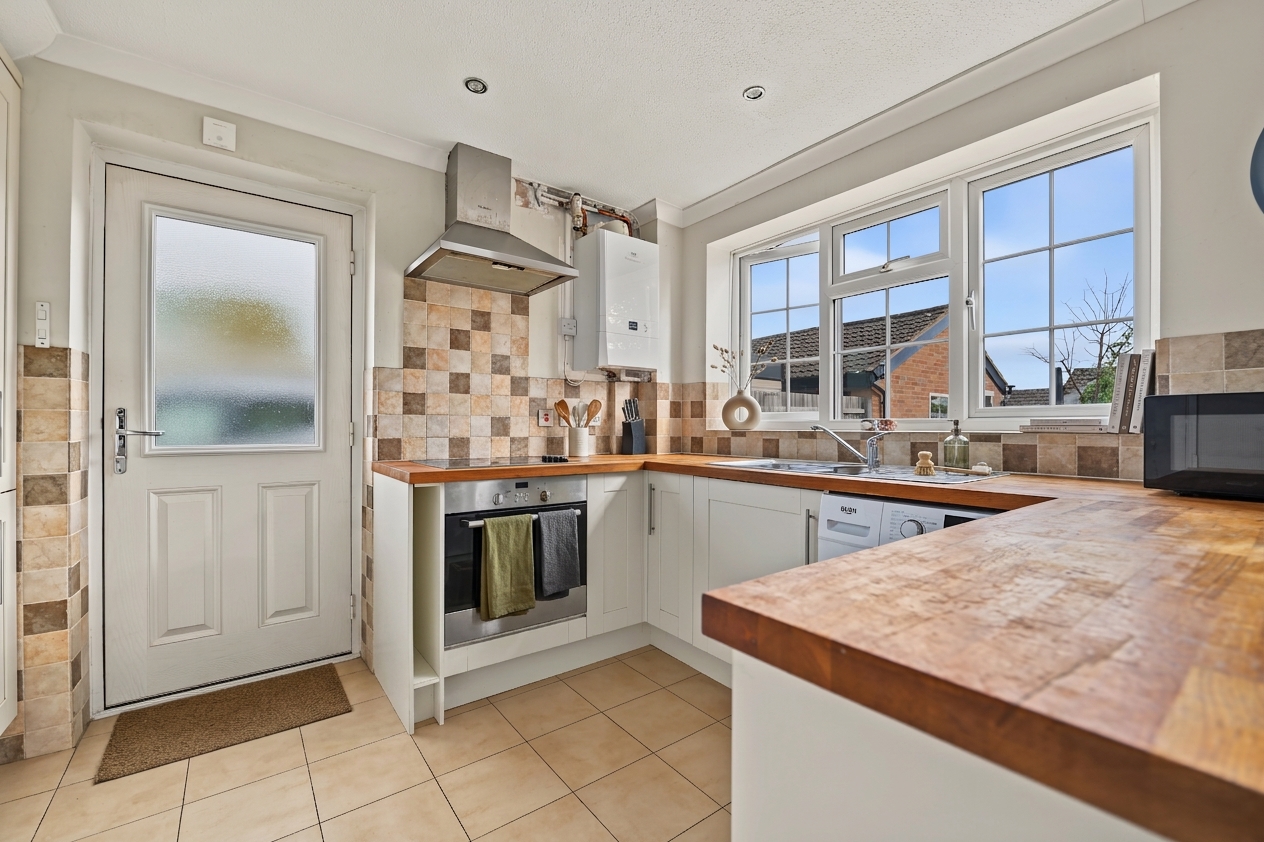 3 bedroom semi detached house for sale, Disraeli Close, Leicester, LE8