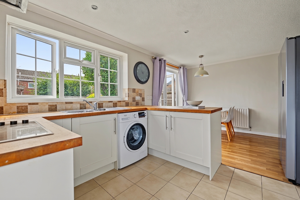 3 bedroom semi detached house for sale, Disraeli Close, Leicester, LE8