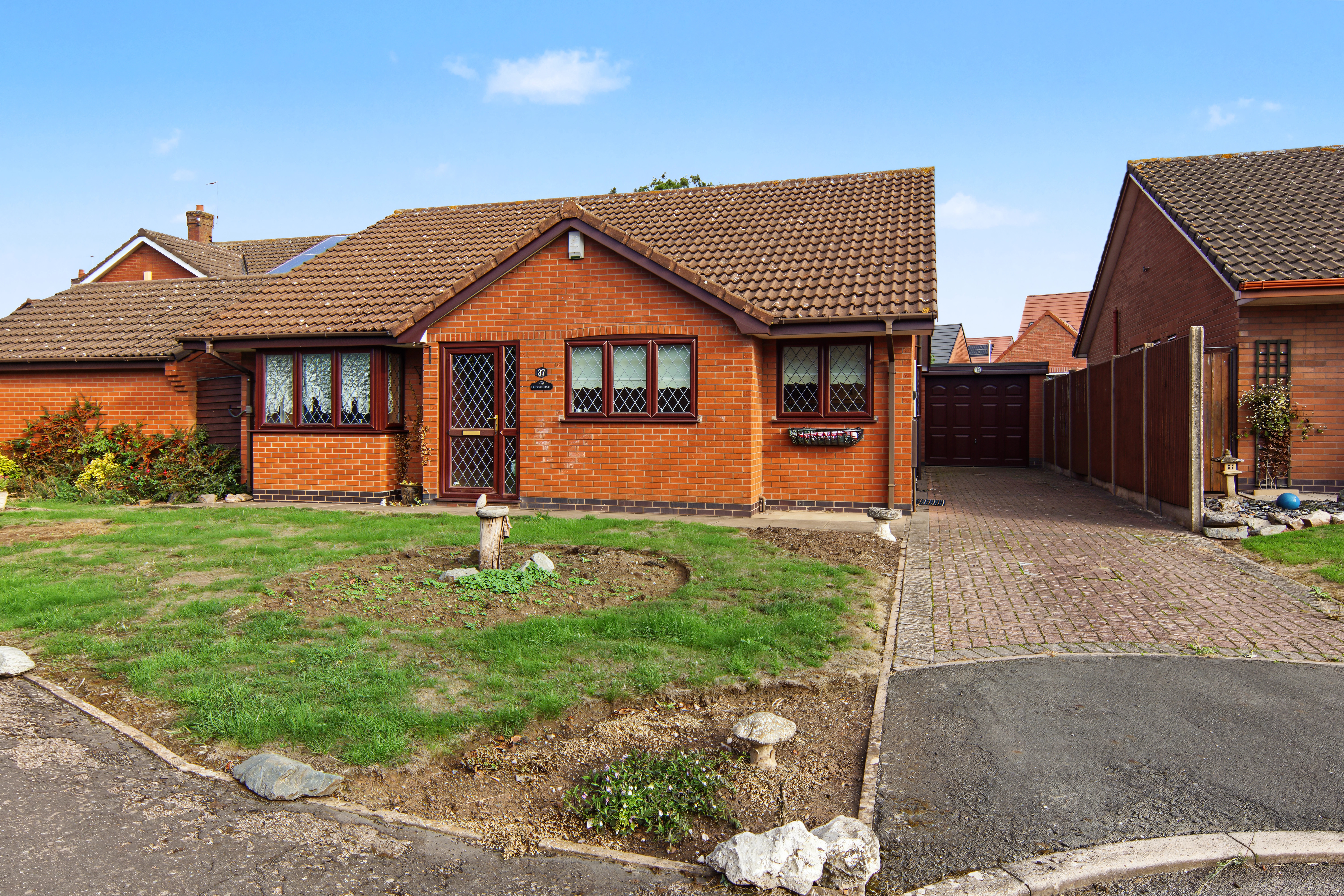 2 bedroom detached bungalow for sale, Norwich Close, Nuneaton, CV11, photo 1