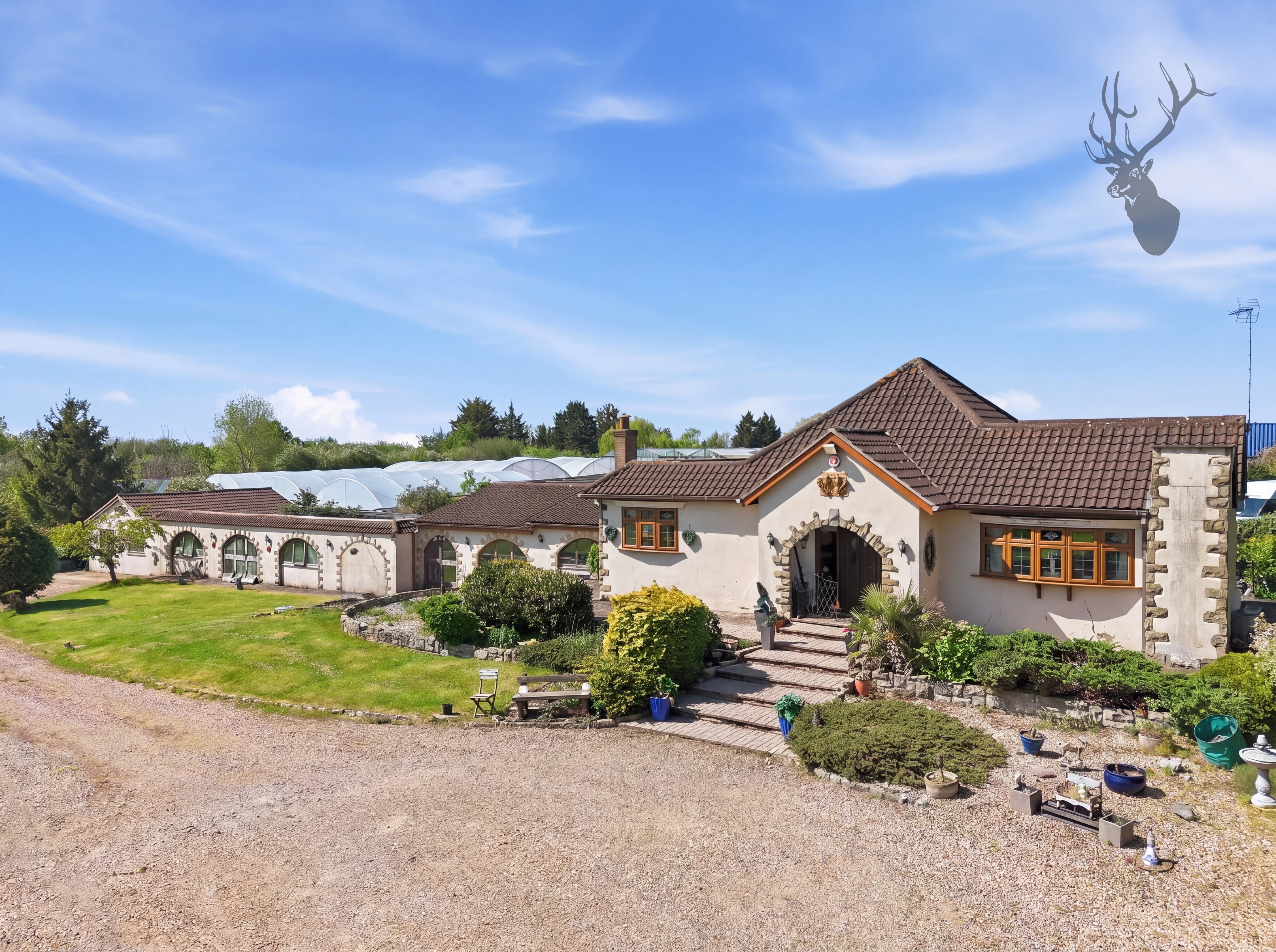 4 bedroom detached bungalow for sale, Lower Bedfords Road, Romford, RM1, photo 3