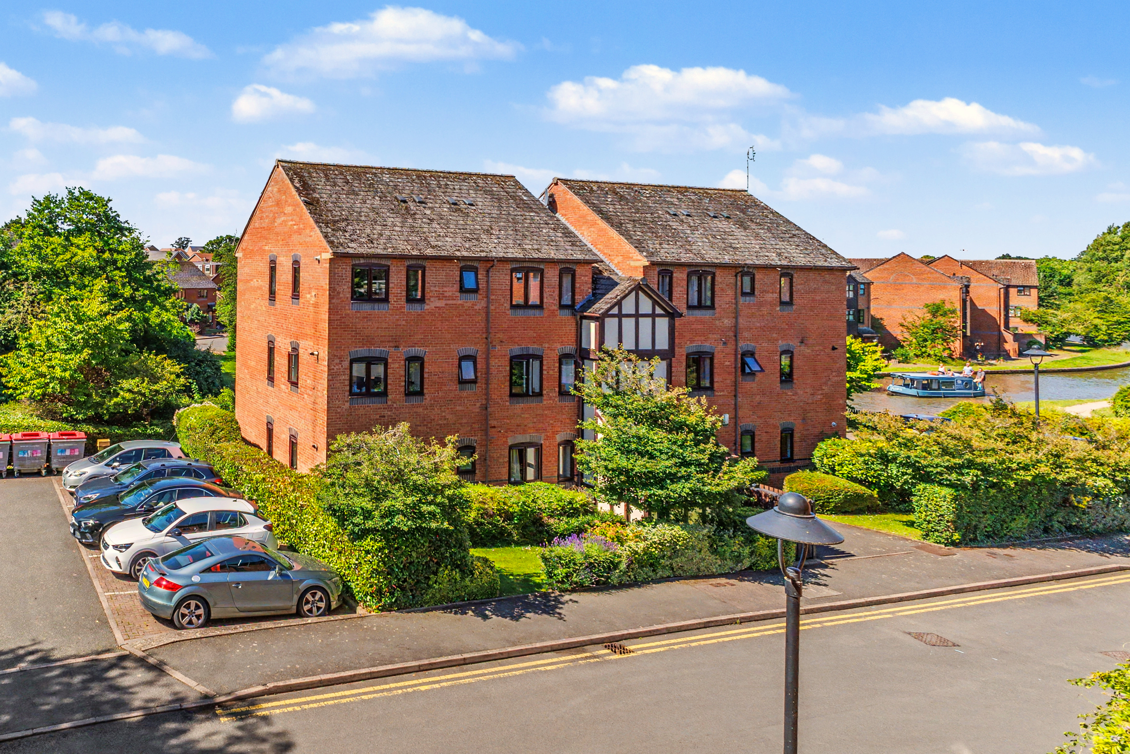 2 bedroom flat for sale, Gatehouse The Moorings, Leamington Spa, CV31