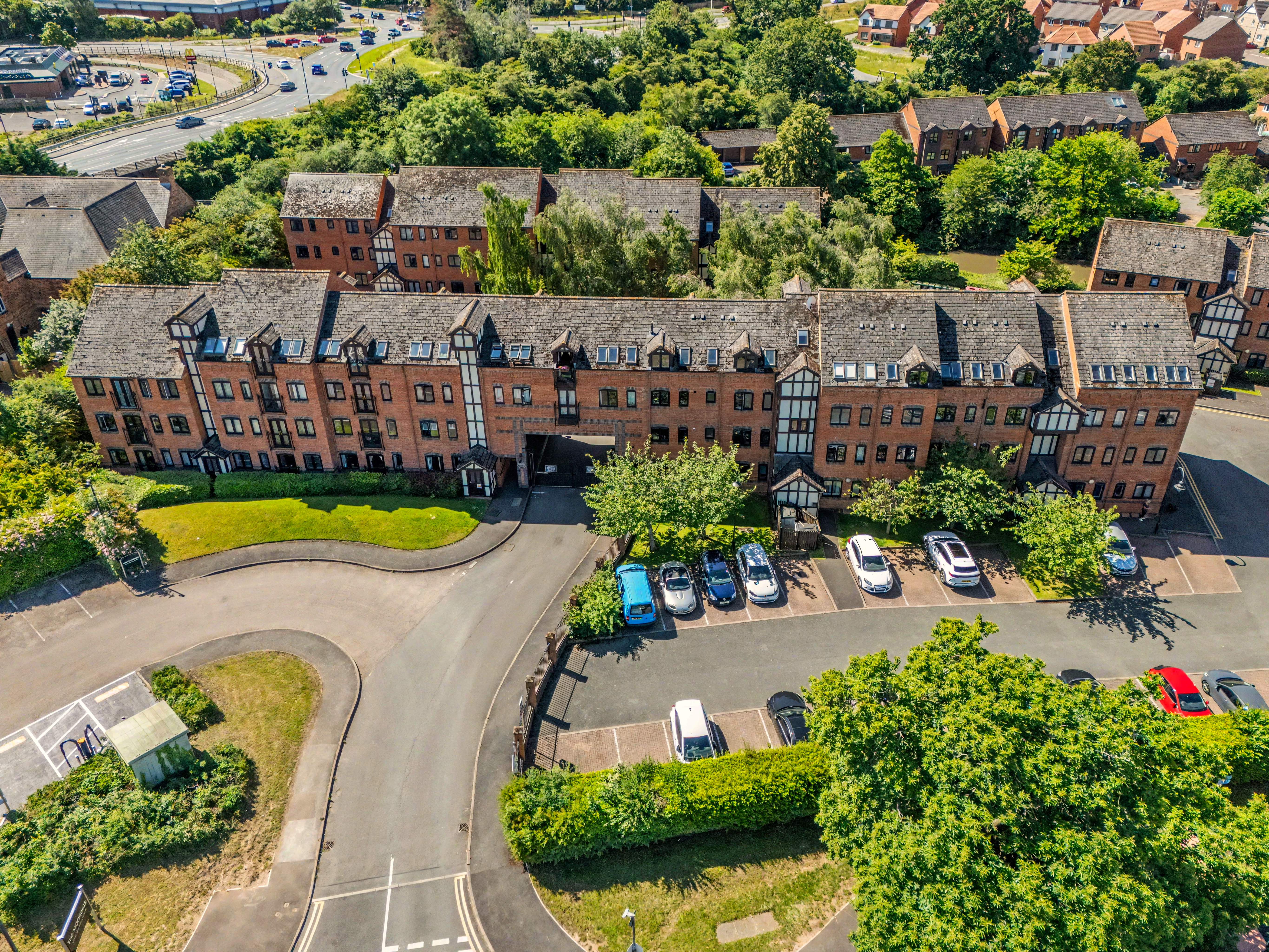 2 bedroom flat for sale, Gatehouse The Moorings, Leamington Spa, CV31