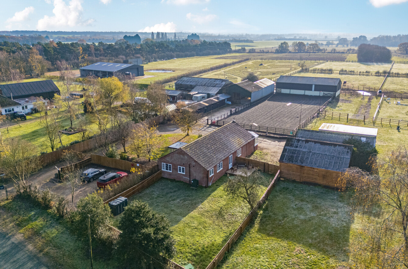3 bedroom detached bungalow for sale, Brackenside Stables, Woodhall Spa, LN10