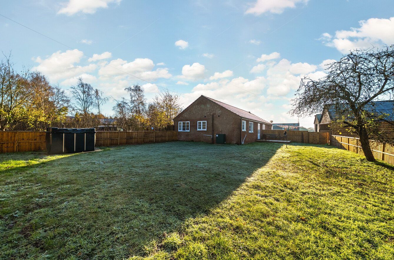 3 bedroom detached bungalow for sale, Brackenside Stables, Woodhall Spa, LN10