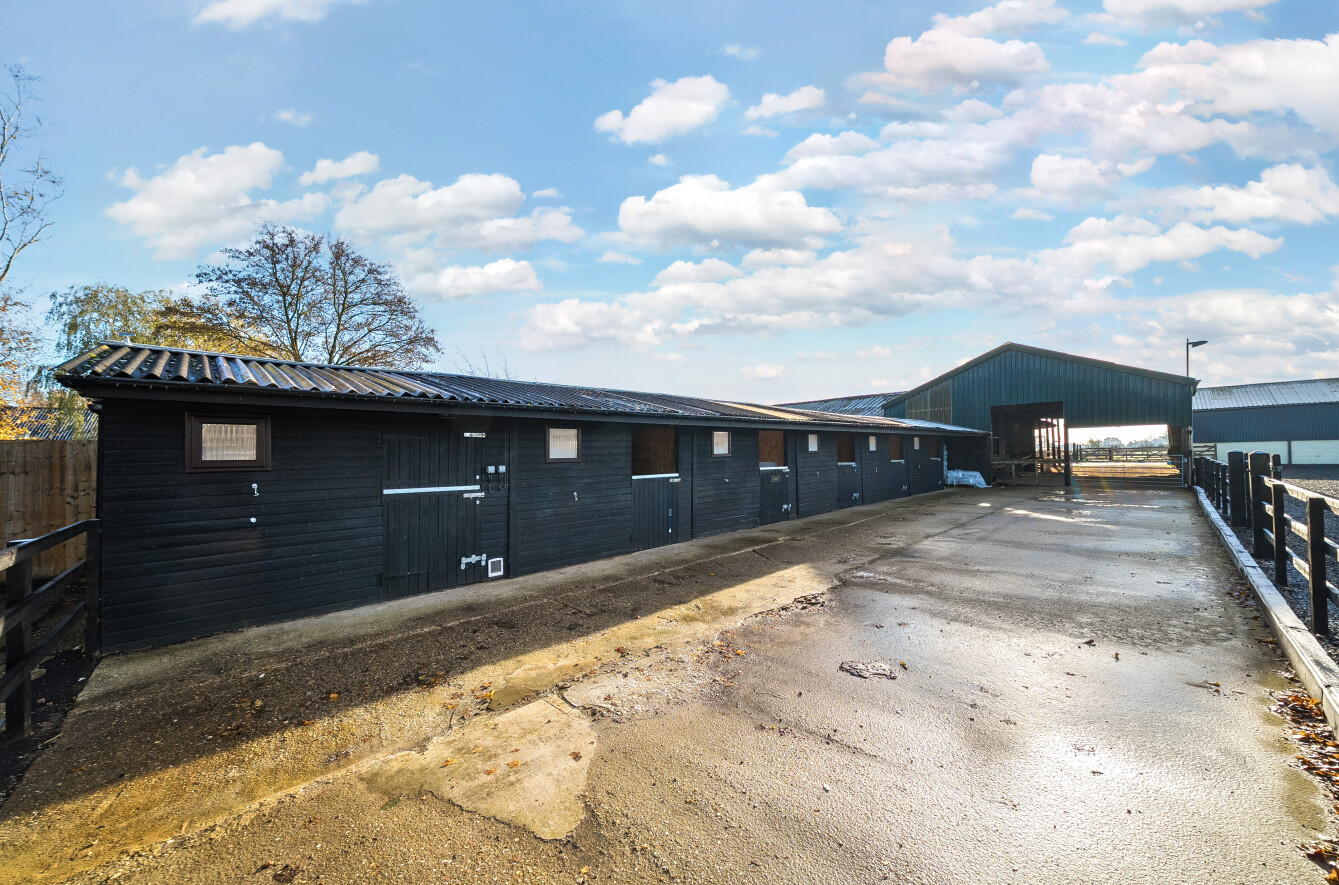 3 bedroom detached bungalow for sale, Brackenside Stables, Woodhall Spa, LN10