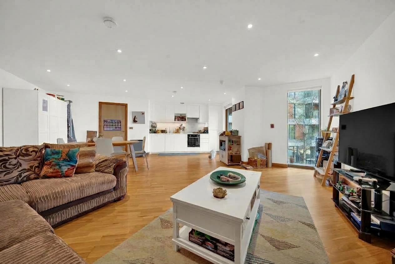 2 bedroom flat for sale, Ink Court, London, E3, photo 9 of 20