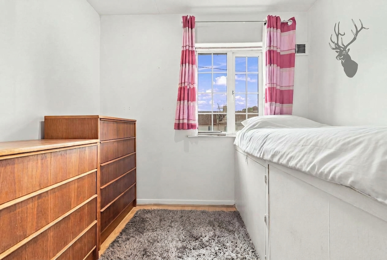 3 bedroom terraced house for sale, Valley Hill, Loughton, IG10, photo 12 of 16
