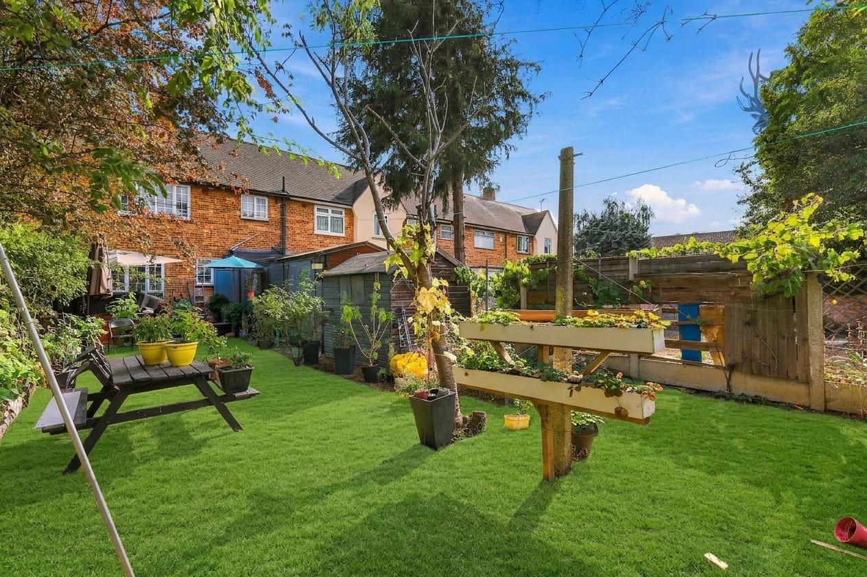 3 bedroom terraced house for sale, Valley Hill, Loughton, IG10, photo 15 of 16