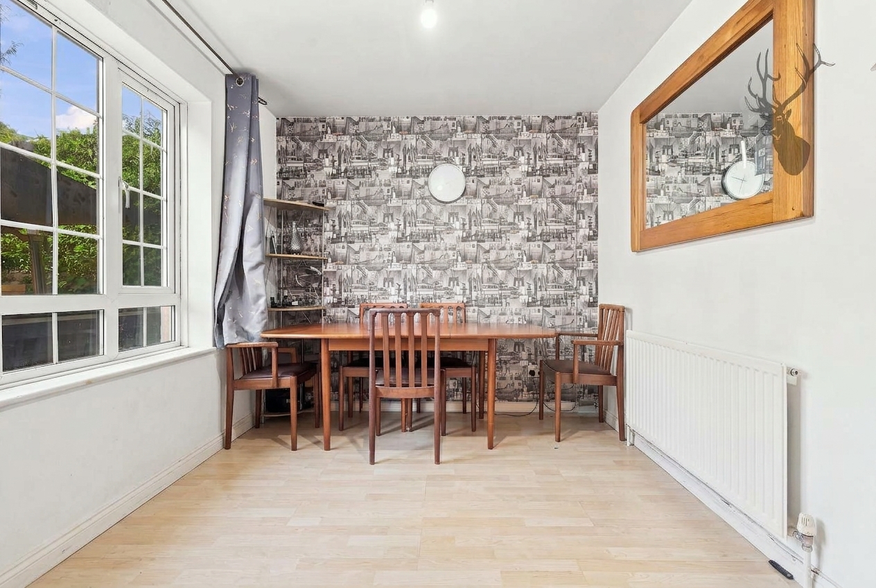 3 bedroom terraced house for sale, Valley Hill, Loughton, IG10, photo 4