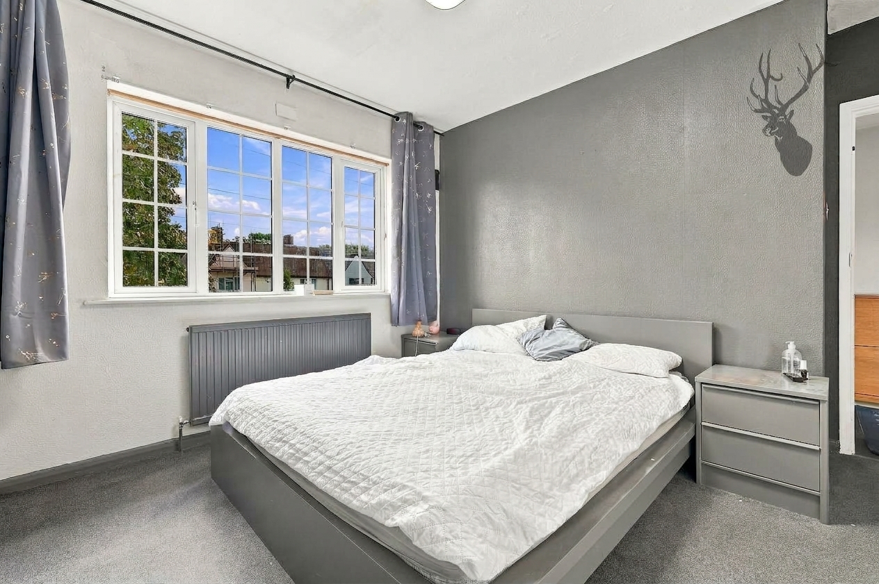 3 bedroom terraced house for sale, Valley Hill, Loughton, IG10, photo 9 of 16