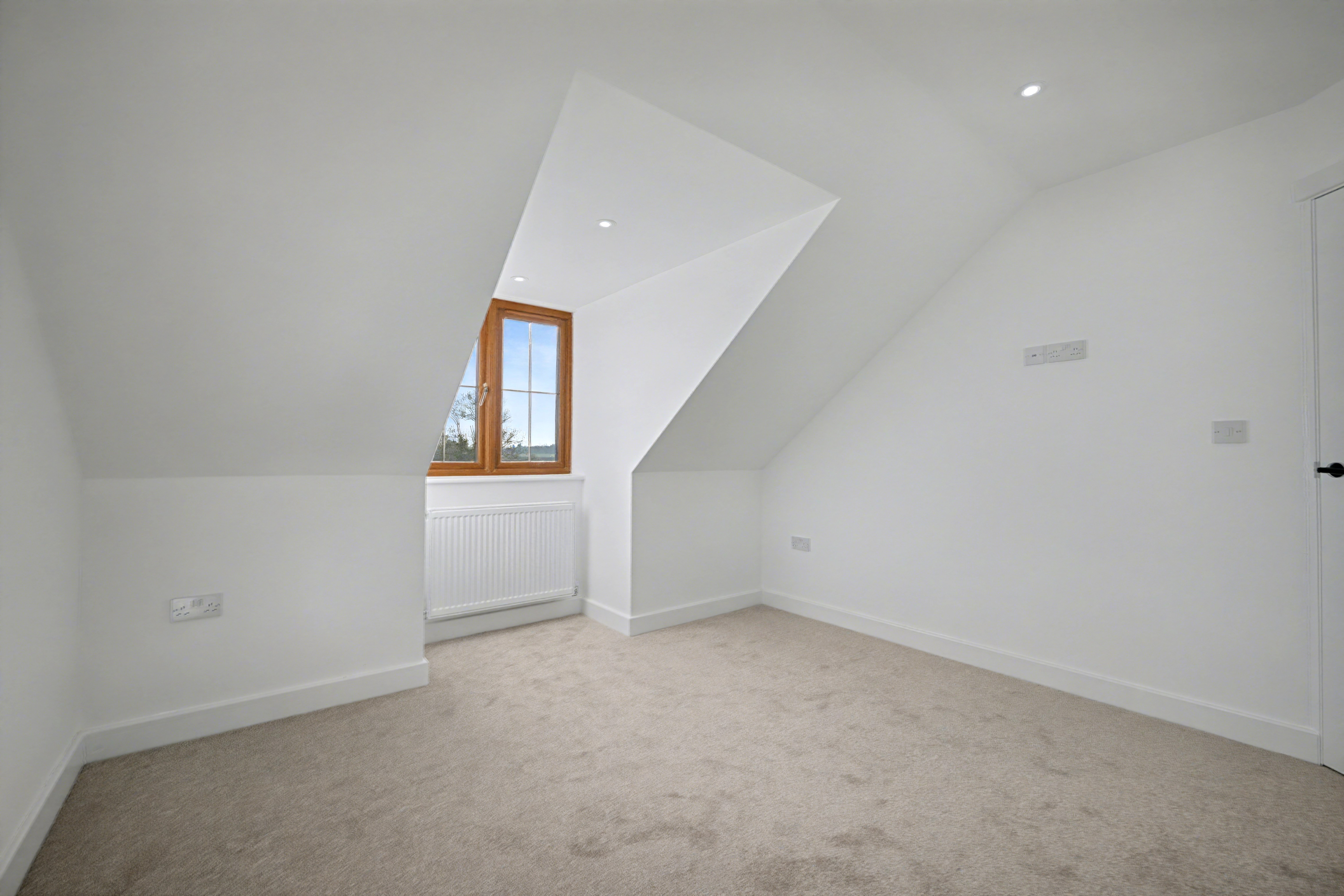 4 bedroom semi detached house for sale, Coventry Road, Bedworth, CV12