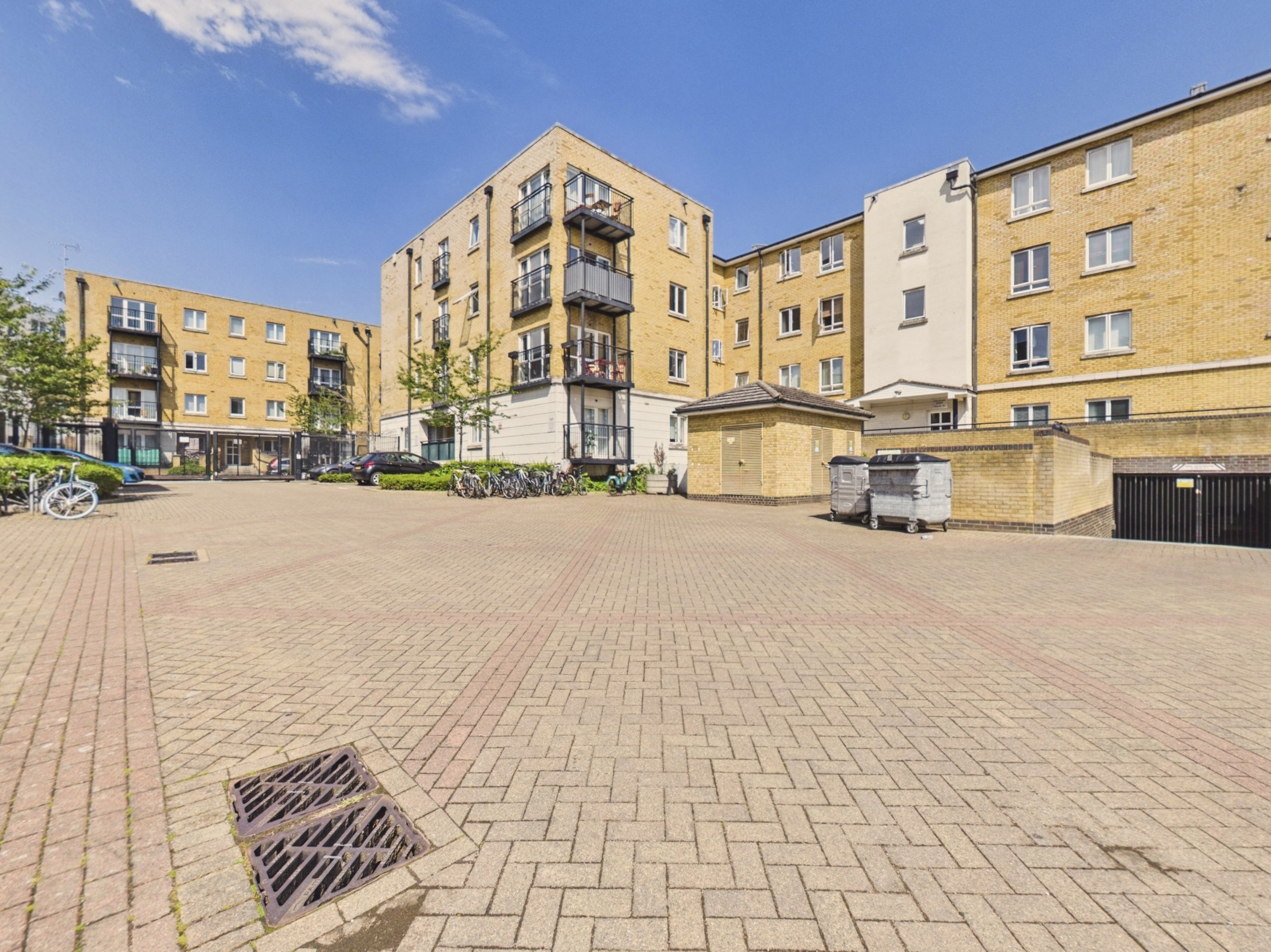 2 bedroom flat for sale, Coalstore Court, London, E1