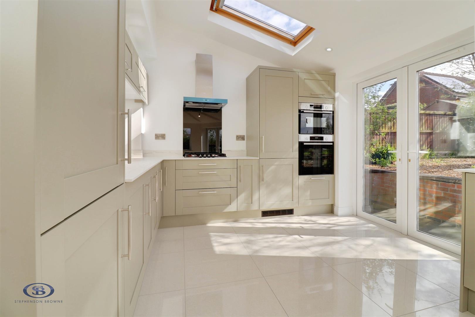 4 bedroom house for sale, Carlyle Close, Stoke-On-Trent, ST7, photo 4