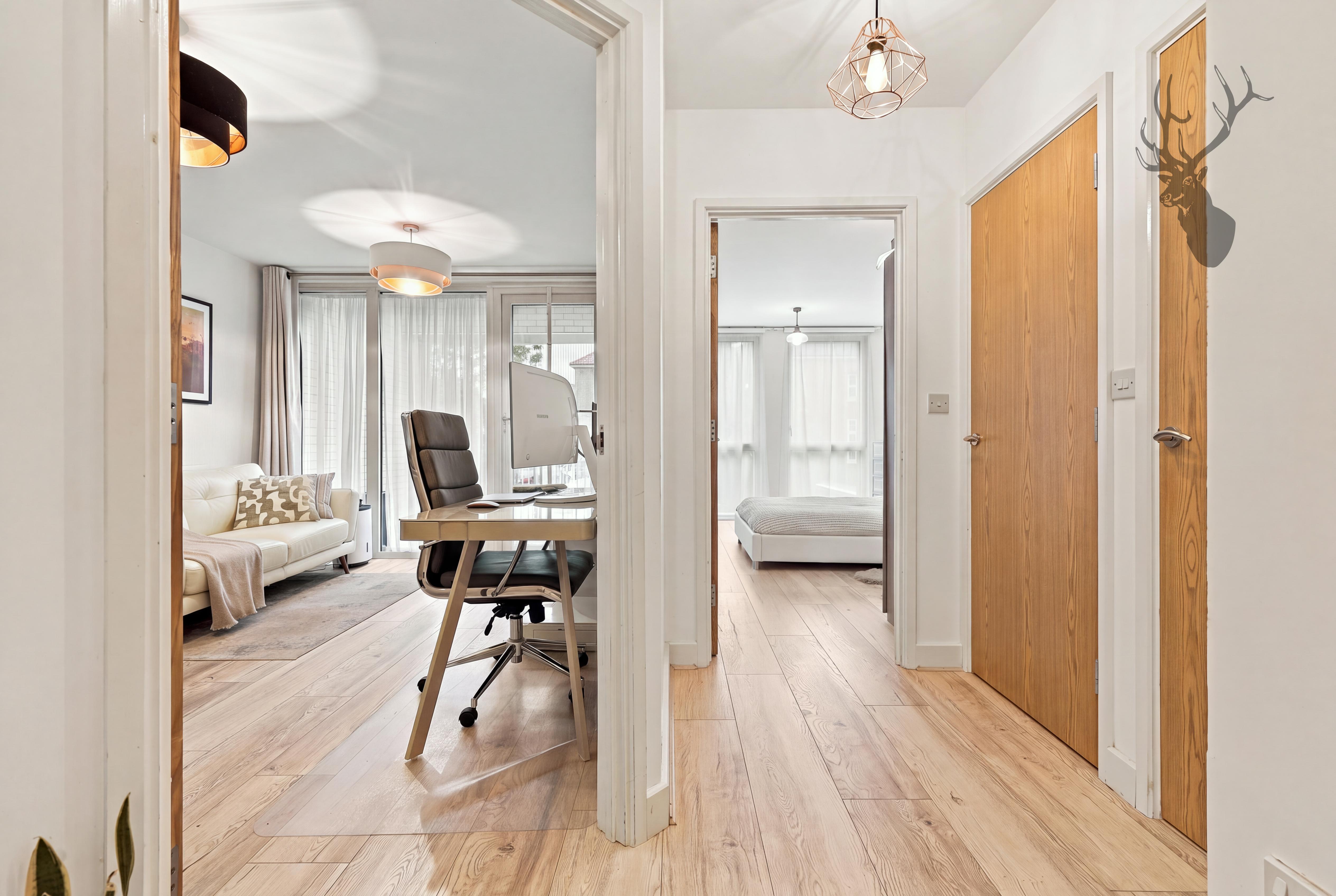 1 bedroom flat for sale, Harston Walk, London, E3, photo 2