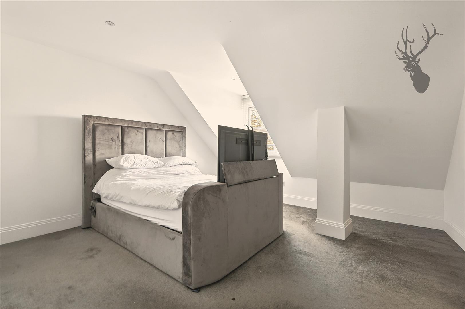 2 bedroom flat for sale, Imperial Heights, Chigwell, IG7, photo 10 of 18