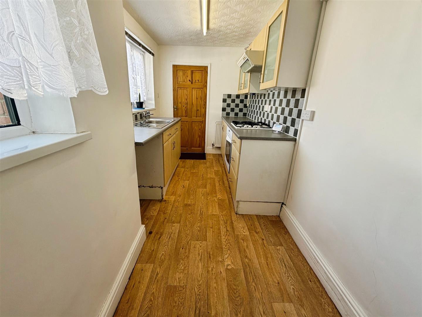 2 bedroom house for sale, Chester Road, Stoke-On-Trent, ST7, photo 3