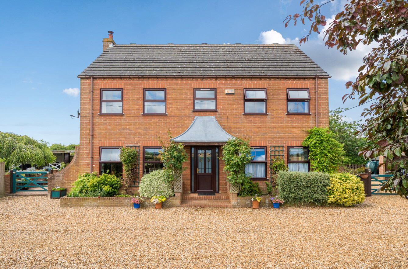 4 bedroom detached house for sale, Willow Farm Middle Drove, Wisbech, PE14