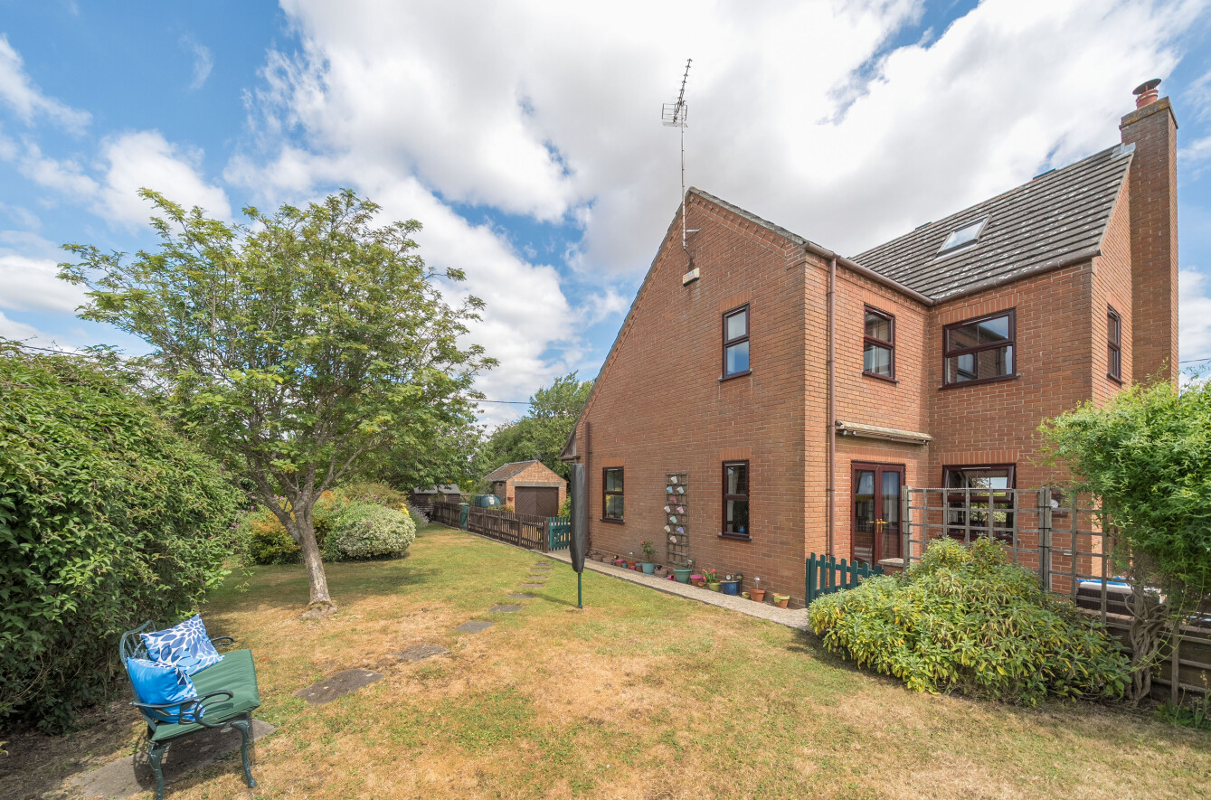4 bedroom detached house for sale, Willow Farm Middle Drove, Wisbech, PE14