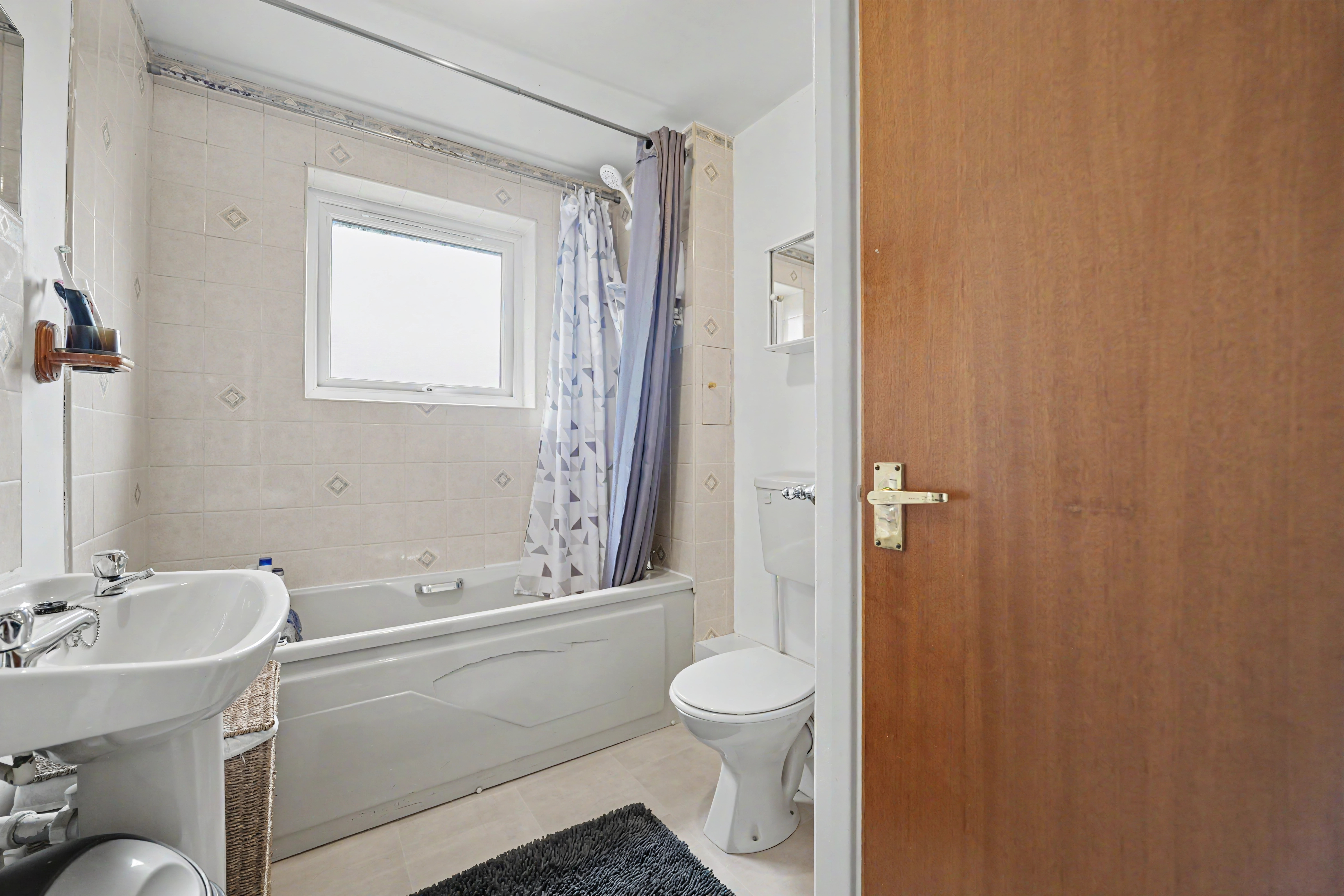 2 bedroom terraced house for sale, Pear Tree Gardens, Market Harborough, LE16