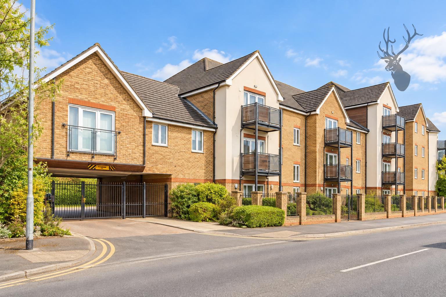 2 bedroom flat for sale, Iceni Court, Buckhurst Hill, IG9