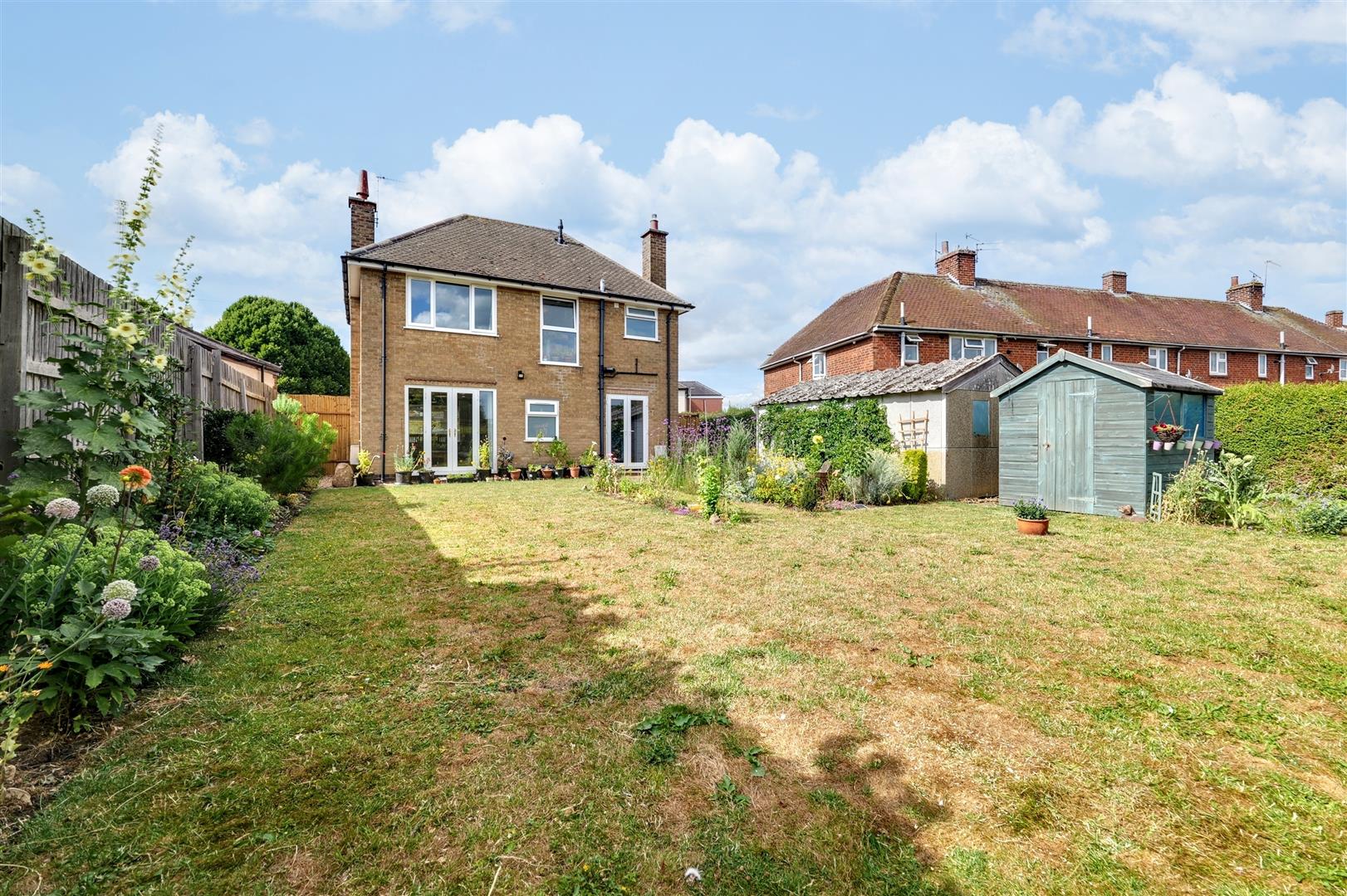 3 bedroom detached house for sale, North Street, Loughborough, LE12