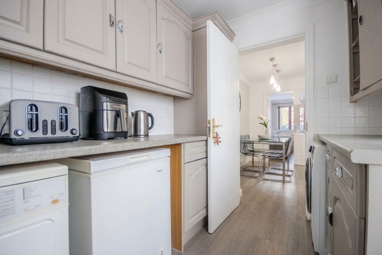 5 bedroom detached house for sale, Oakfields, Cardiff, CF3, photo 17 of 20
