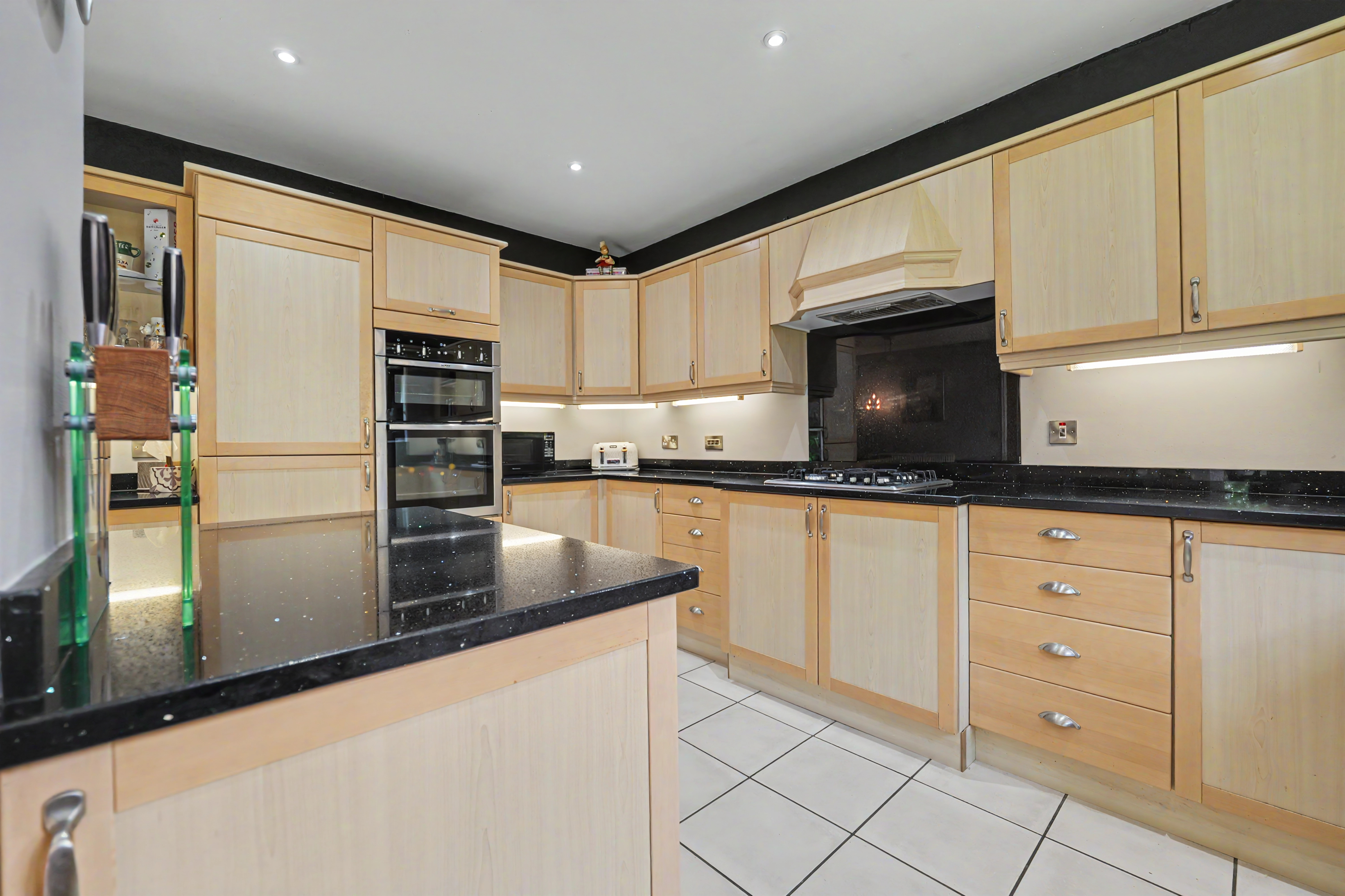 5 bedroom detached house for sale, Woodlands Close, Leicester, LE2
