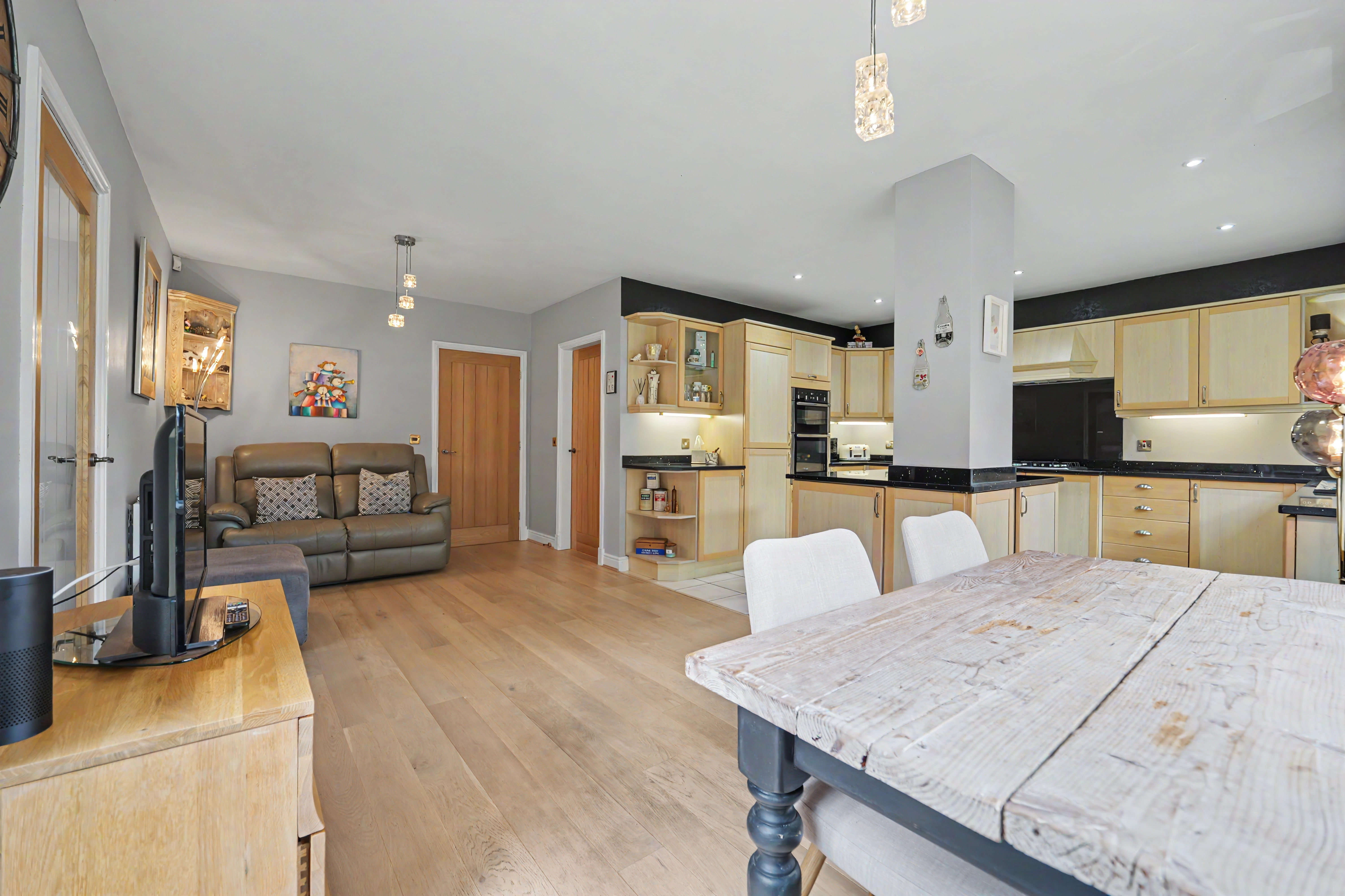 5 bedroom detached house for sale, Woodlands Close, Leicester, LE2