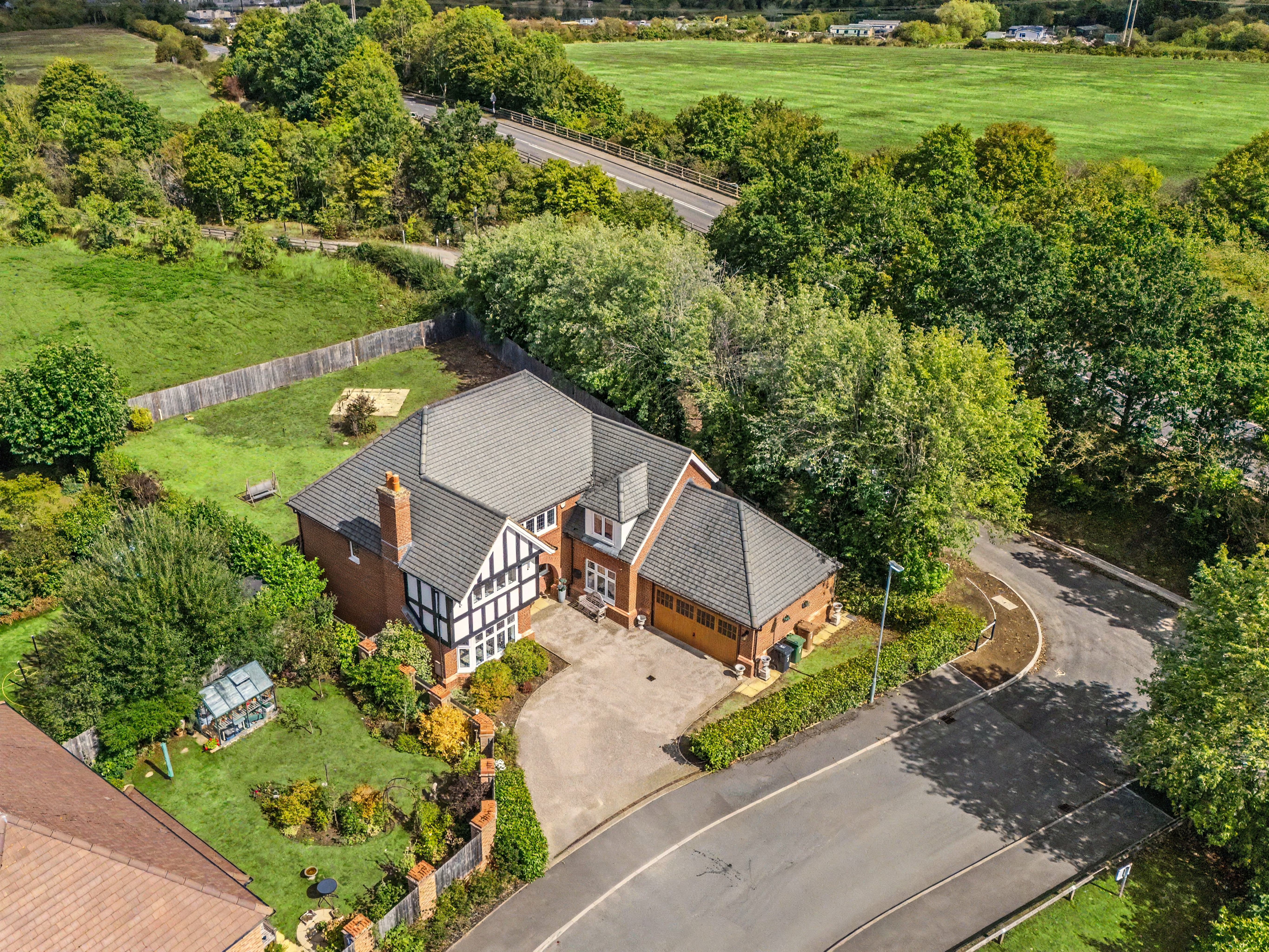 5 bedroom detached house for sale, Lodge Park Drive, Evesham, WR11