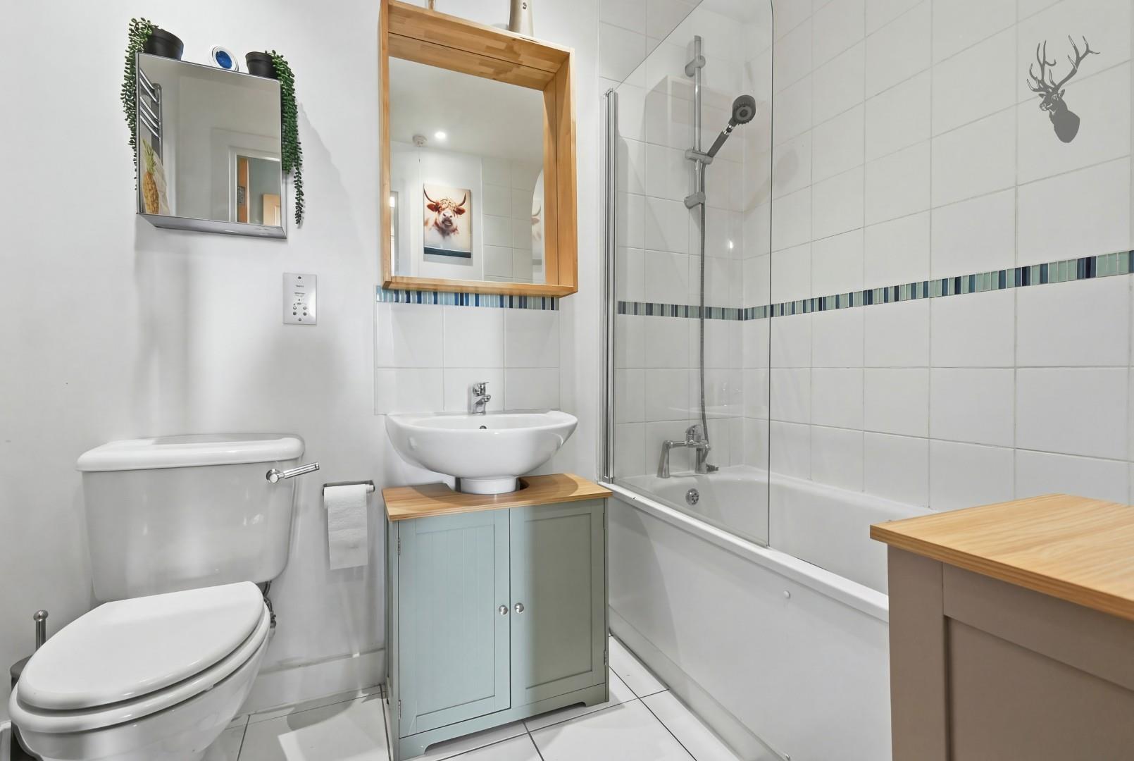 2 bedroom apartment for sale, Fondant Court, London, E3, photo 9 of 12