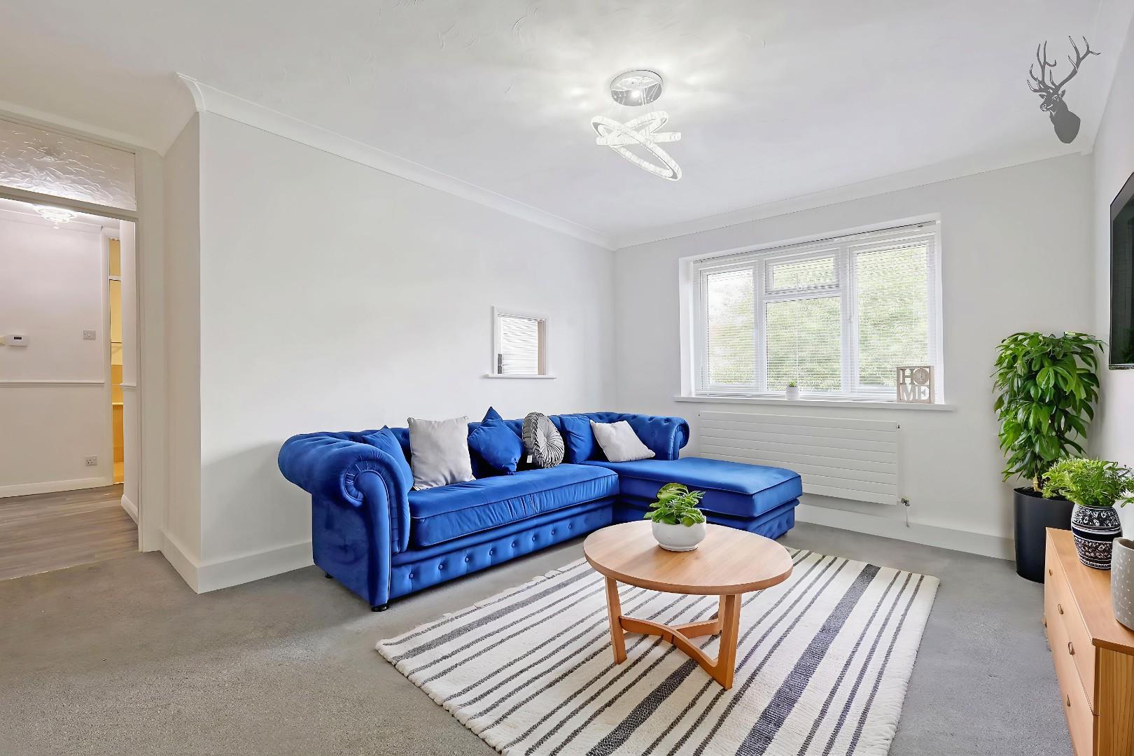 2 bedroom flat for sale, Forest Drive, Epping, CM16, photo 2