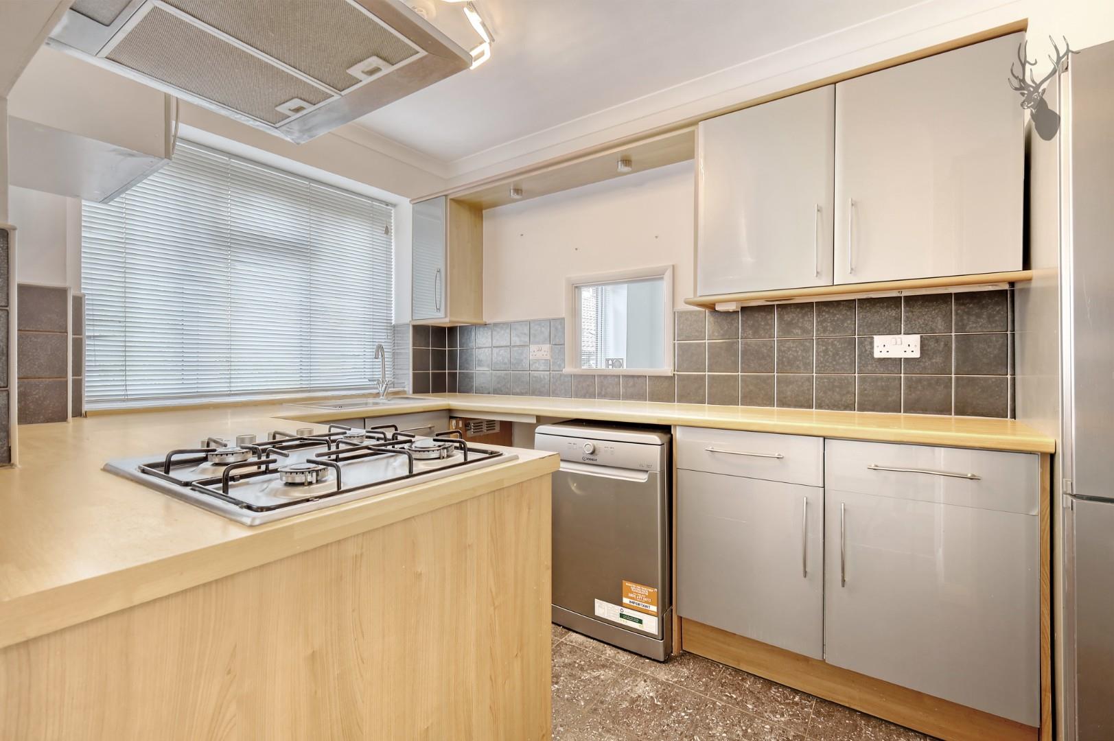 2 bedroom flat for sale, Forest Drive, Epping, CM16, photo 3