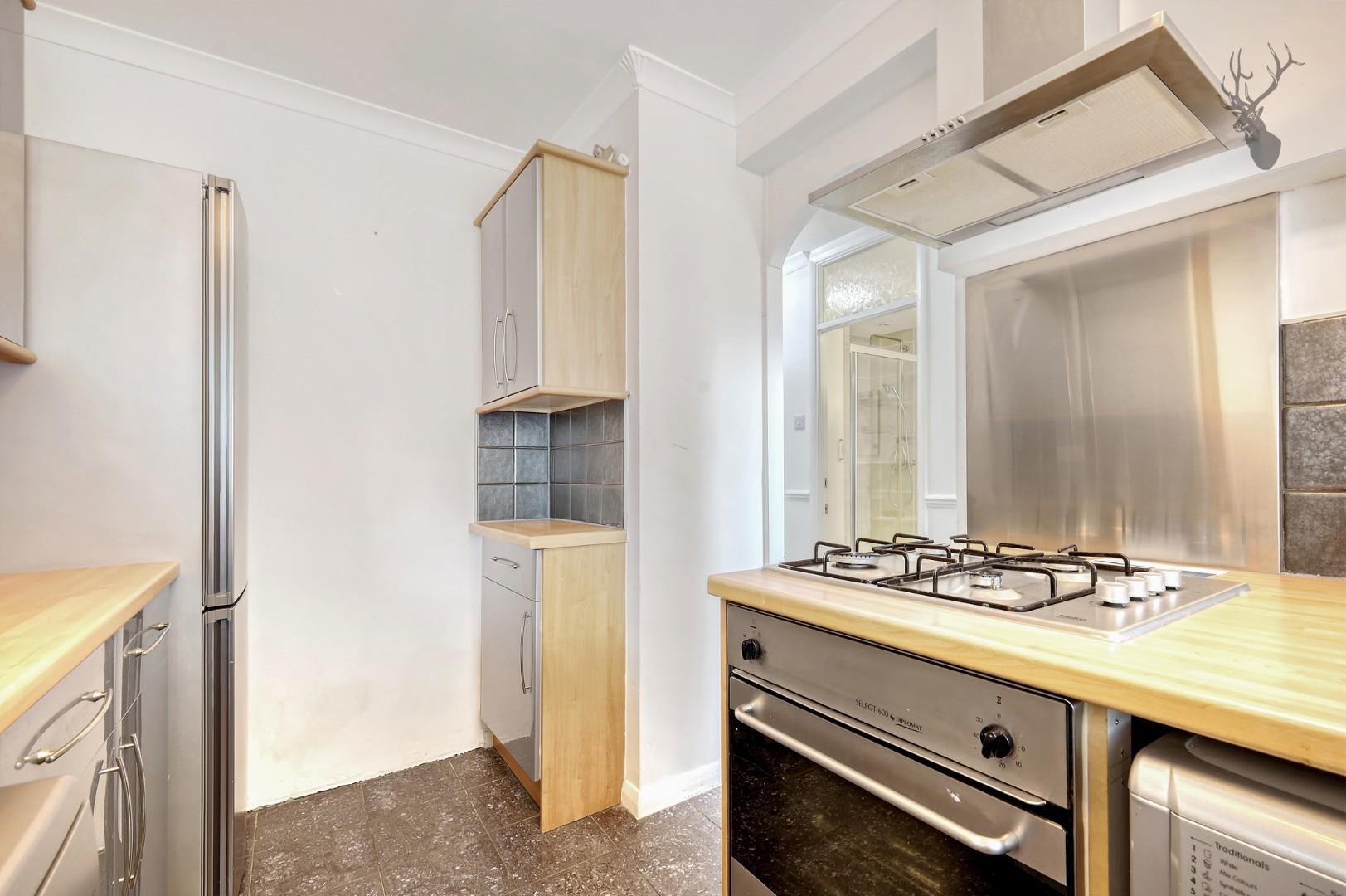 2 bedroom flat for sale, Forest Drive, Epping, CM16, photo 4