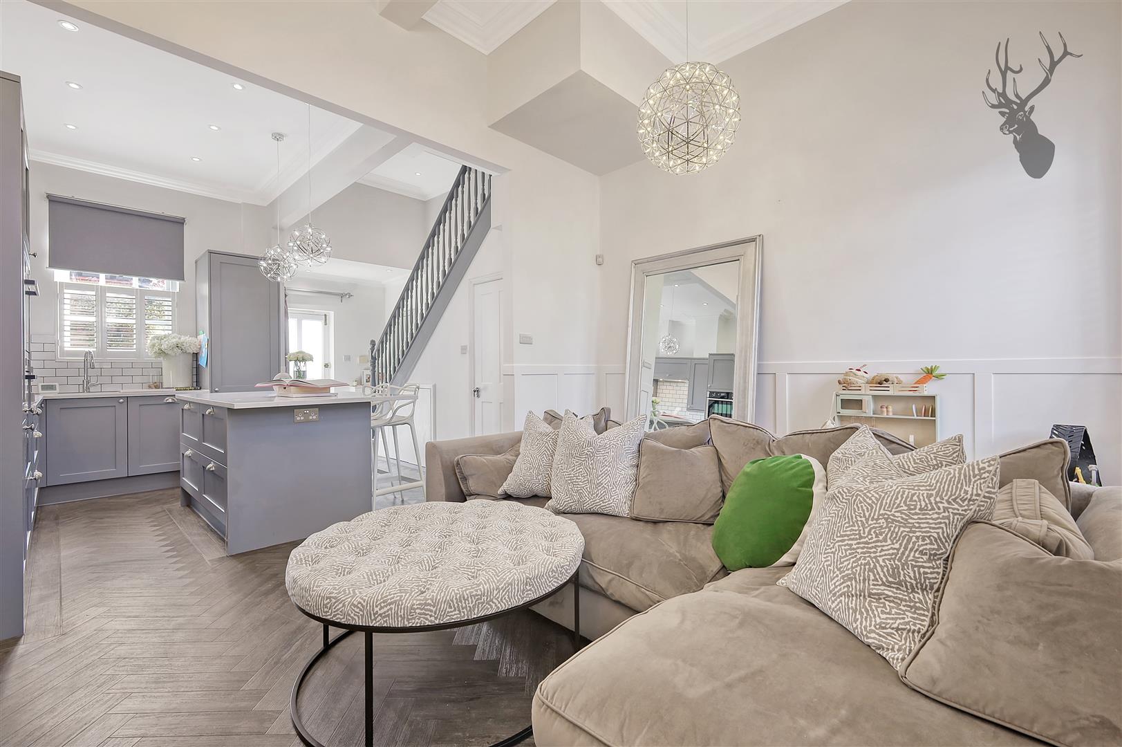 3 bedroom terraced house for sale, Elmbridge Hall, Ongar, CM5, photo 2