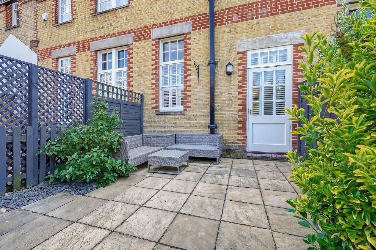 3 bedroom terraced house for sale, Elmbridge Hall, Ongar, CM5, photo 16 of 19