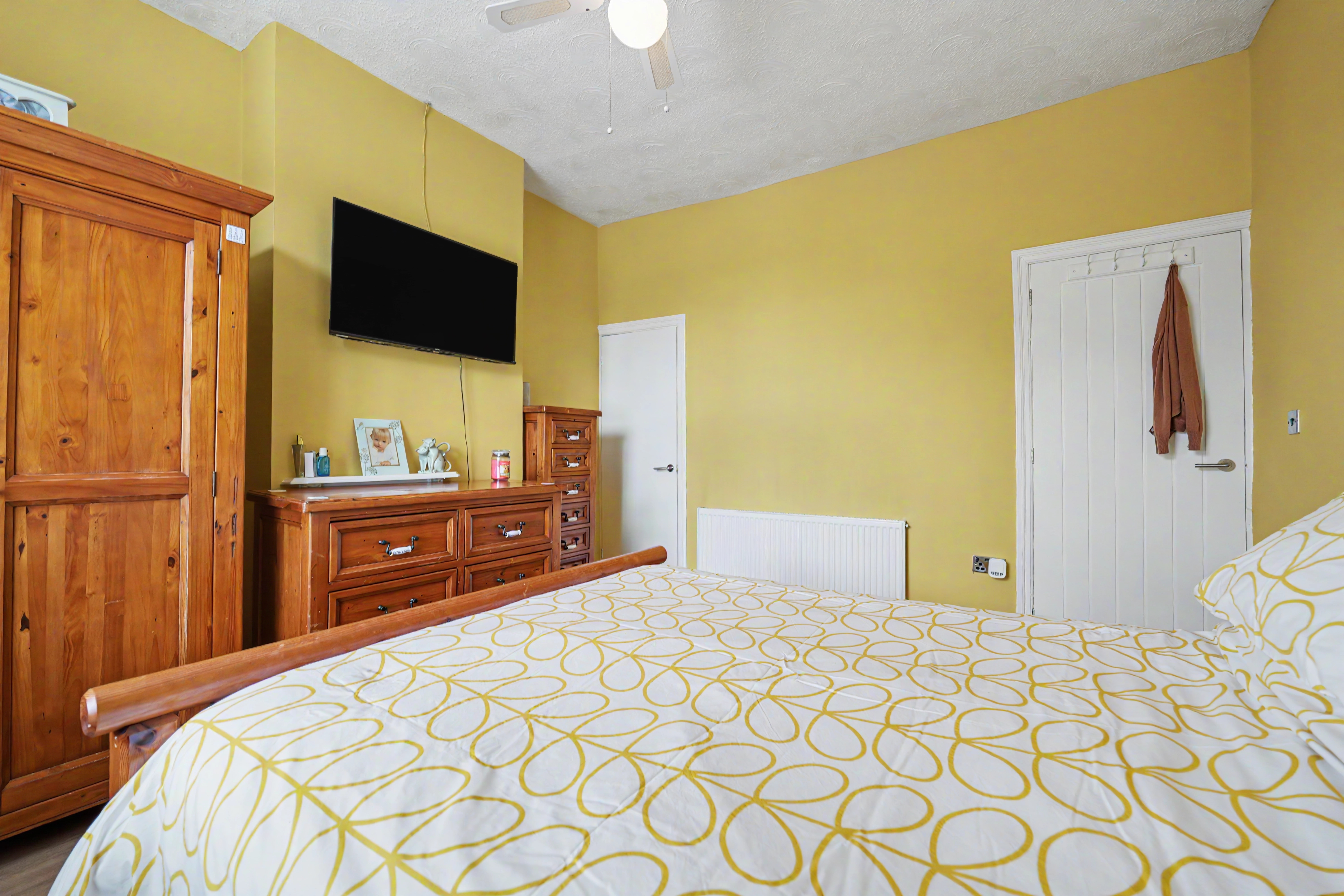 2 bedroom mid-terraced house for sale, Gadsby Street, Nuneaton, CV11