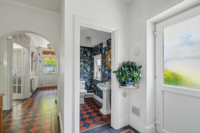 6 bedroom for sale, Key Street, Sittingbourne, ME10