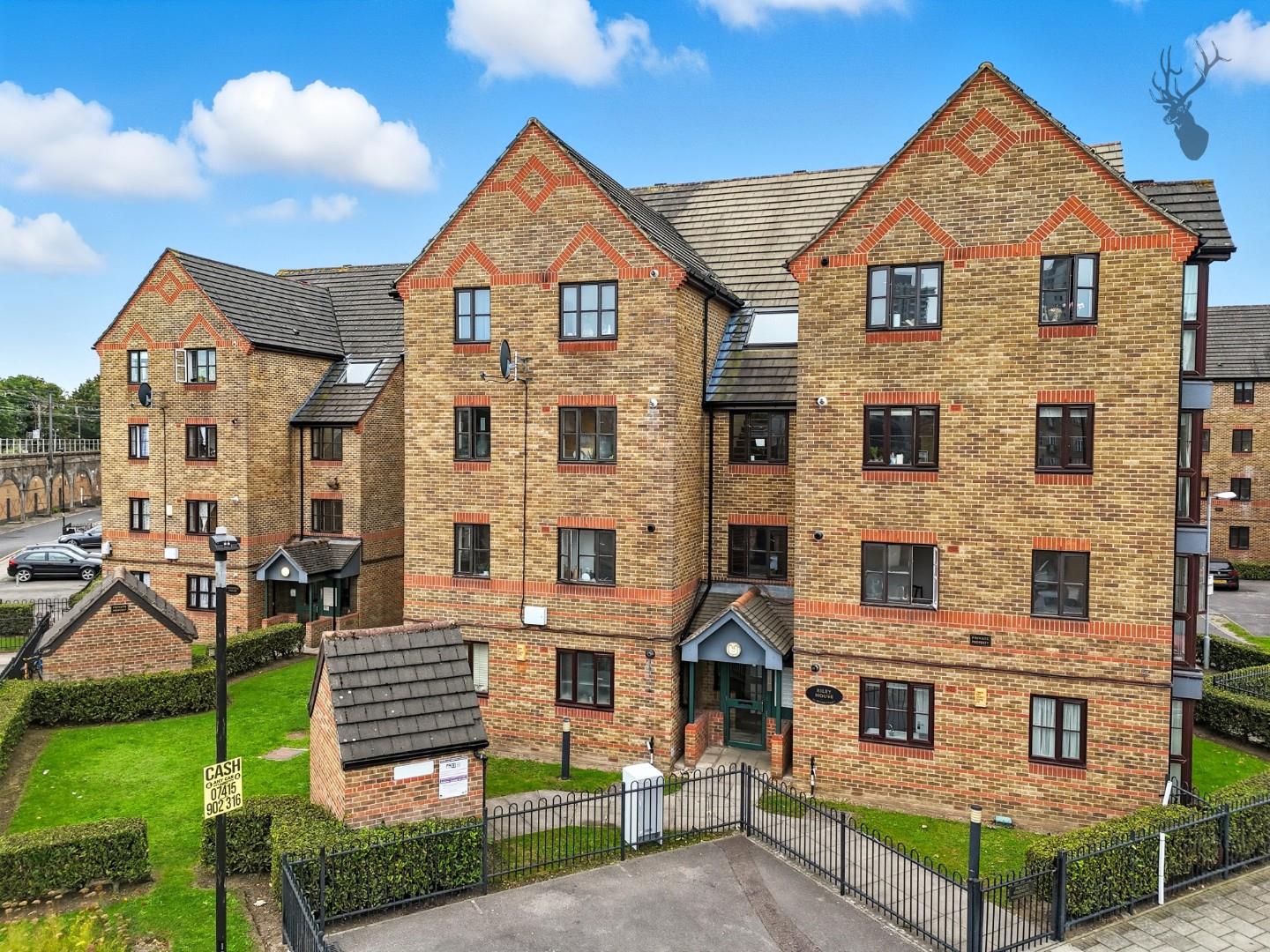 2 bedroom flat for sale, Riley House, London, E3, photo 1