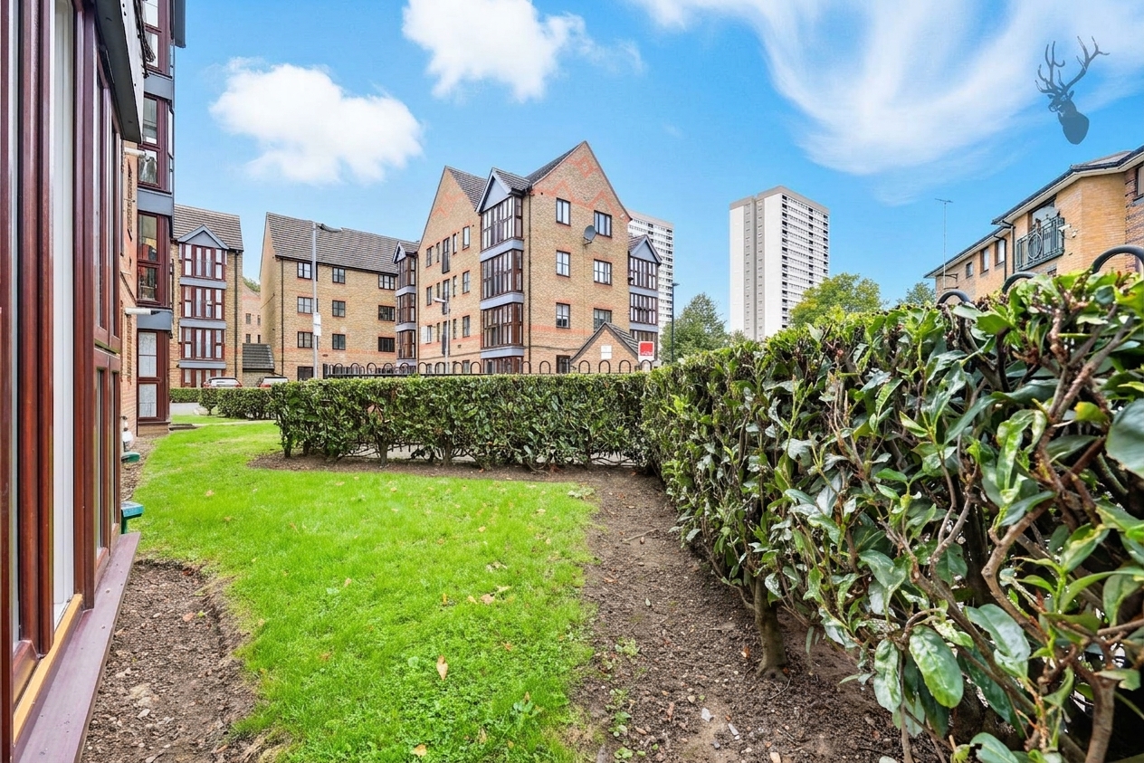 2 bedroom flat for sale, Riley House, London, E3, photo 8 of 10