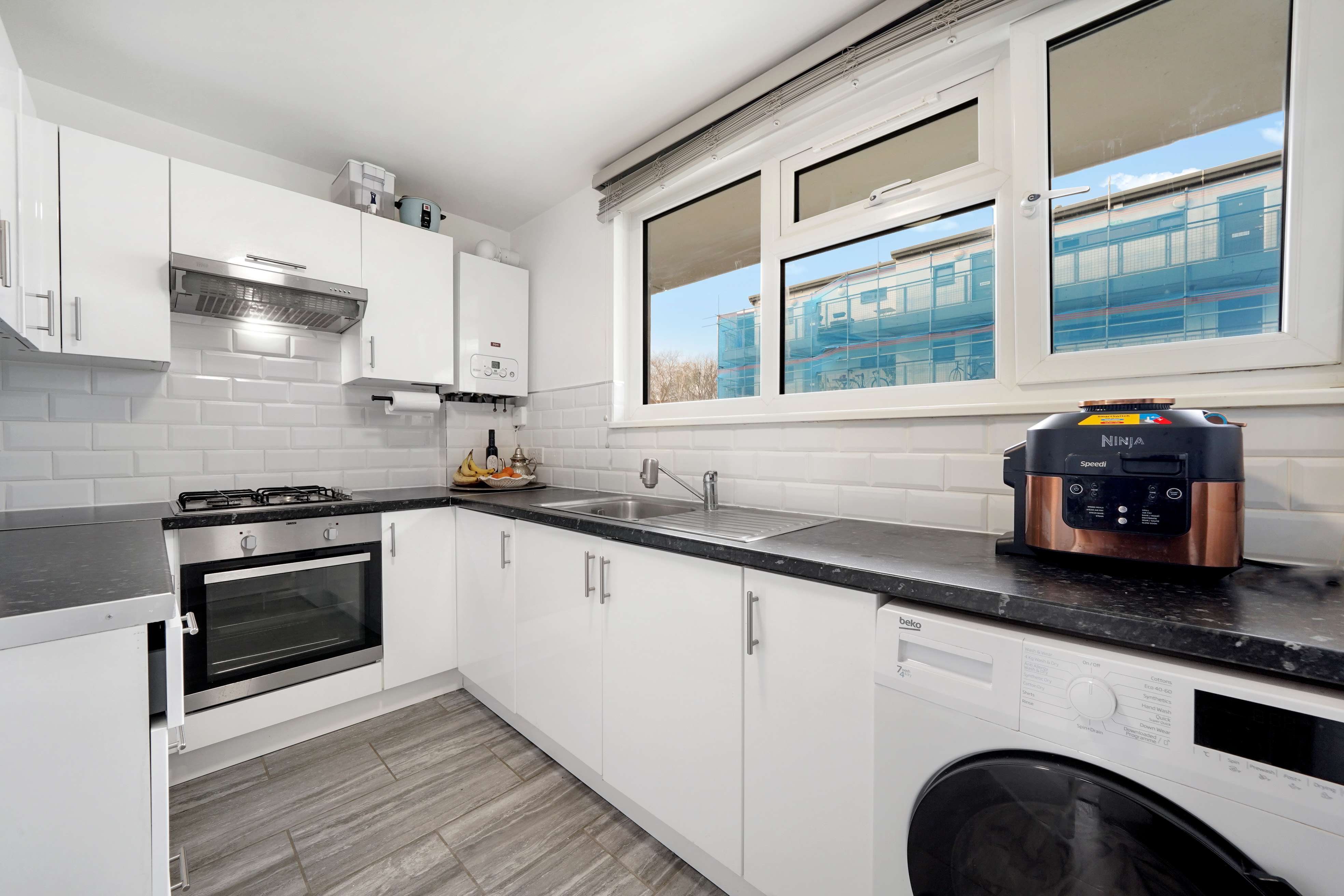 3 bedroom apartment for sale, Debdale House Whiston Road, London, E2, photo 6 of 18