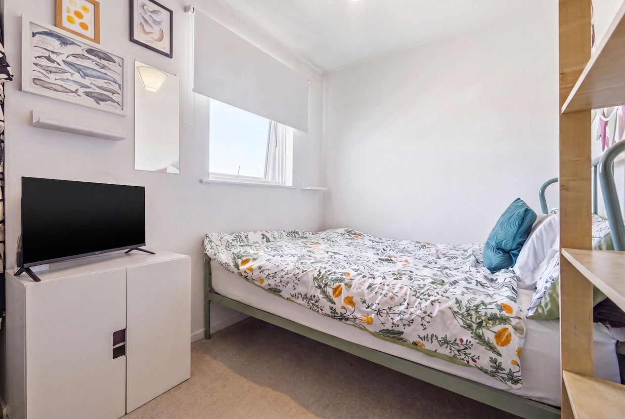 5 bedroom mid-terraced house for sale, Blondin Street, London, E3, photo 16 of 19
