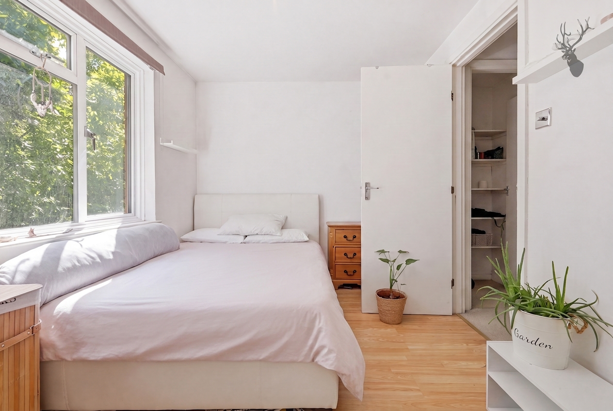 5 bedroom mid-terraced house for sale, Blondin Street, London, E3, photo 10 of 19