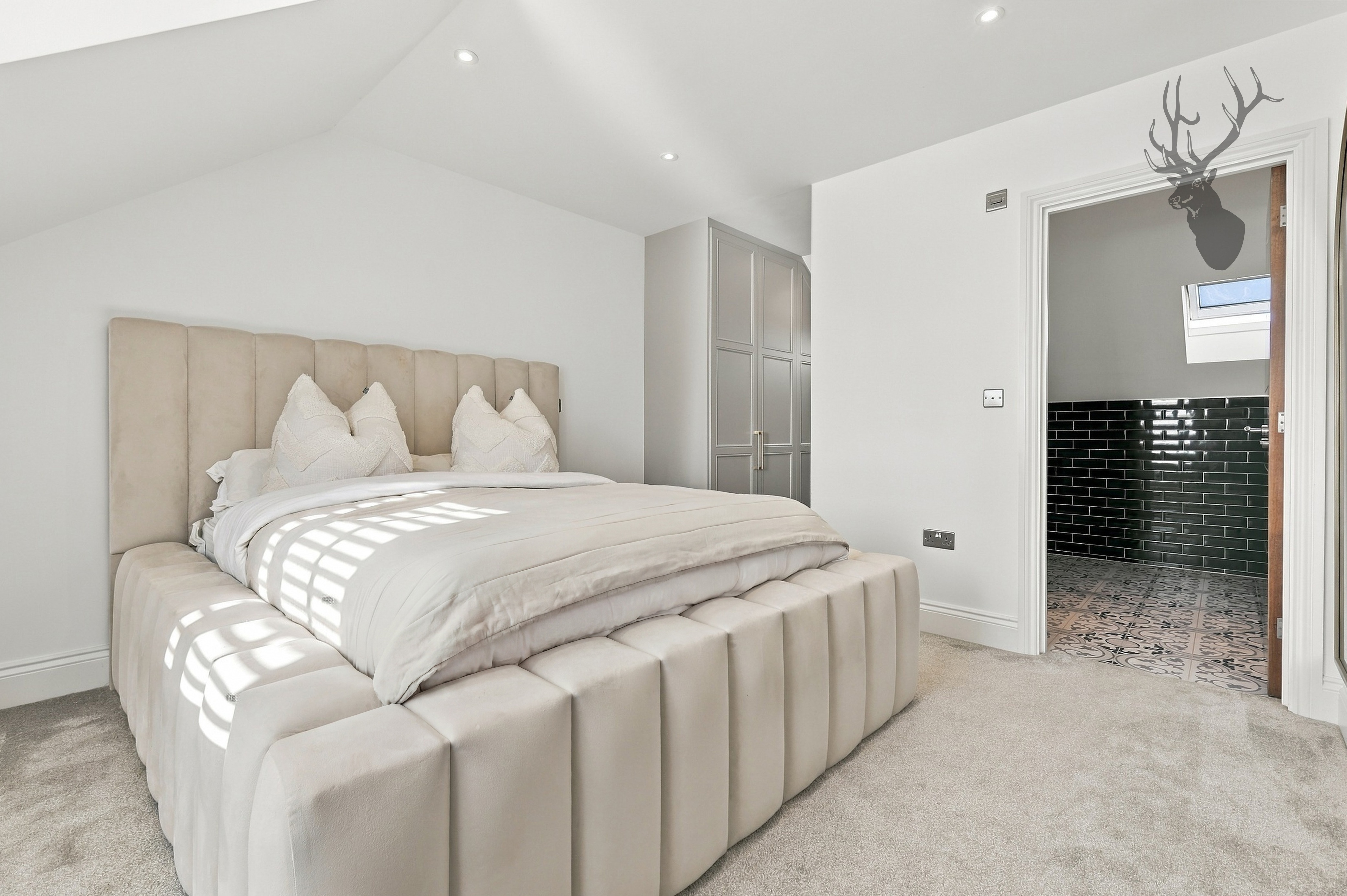 3 bedroom semi detached house for sale, Abbotts Way Oak Hill Road, Romford, RM4, photo 19 of 20