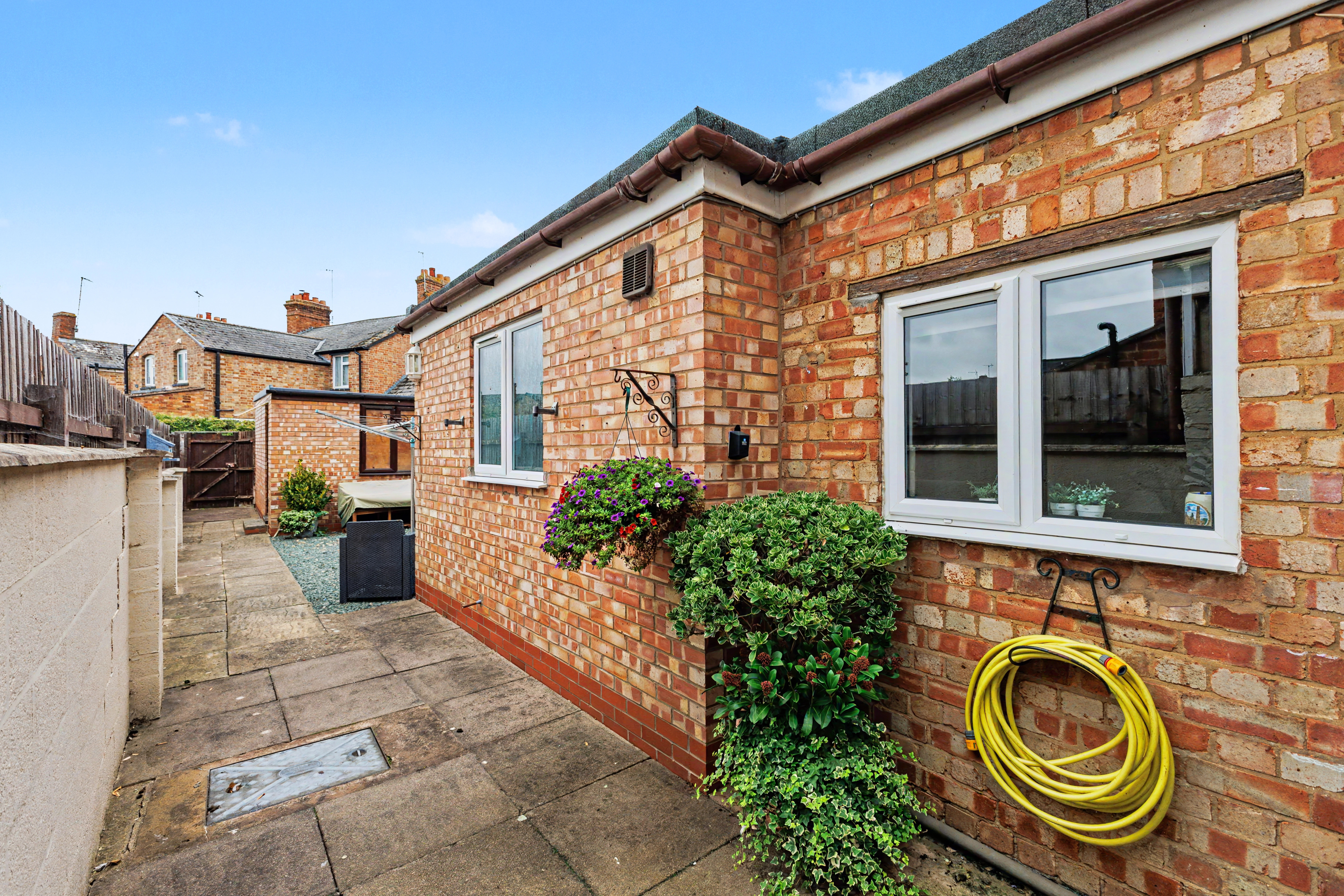 2 bedroom terraced house for sale, Elm Road, Evesham, WR11