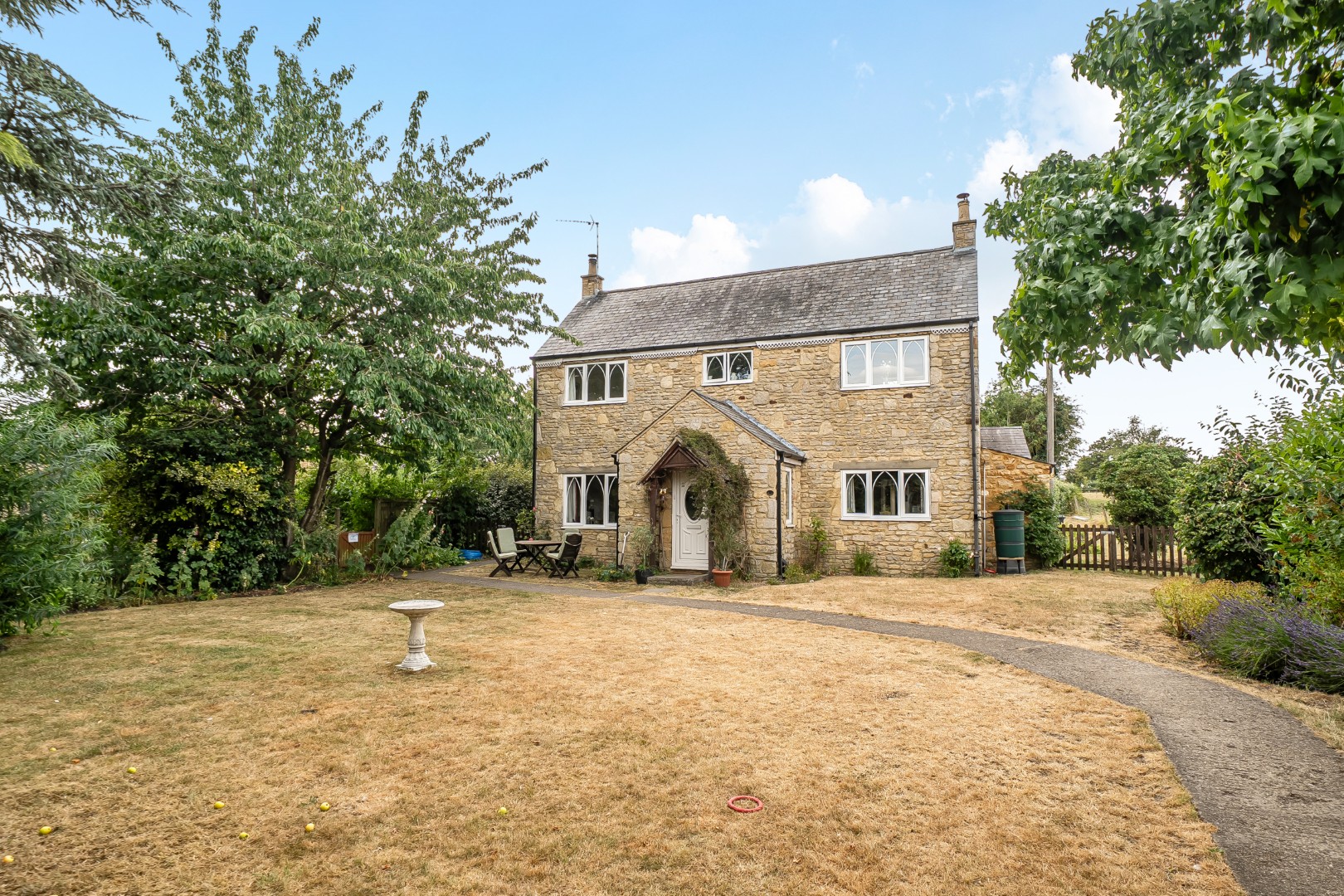 4 bedroom detached house for sale, The Field, Kettering, NN14
