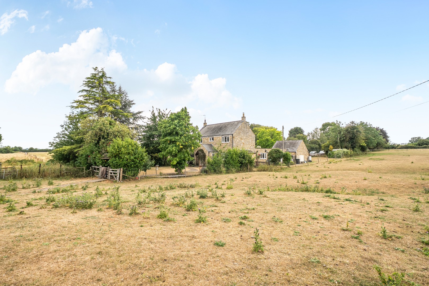4 bedroom detached house for sale, The Field, Kettering, NN14