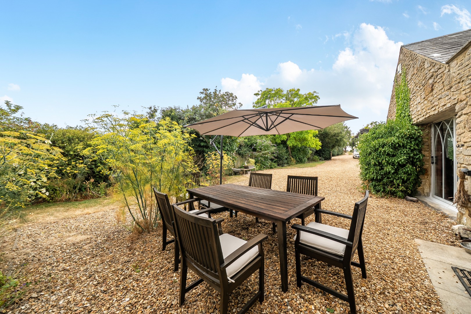 4 bedroom detached house for sale, The Field, Kettering, NN14
