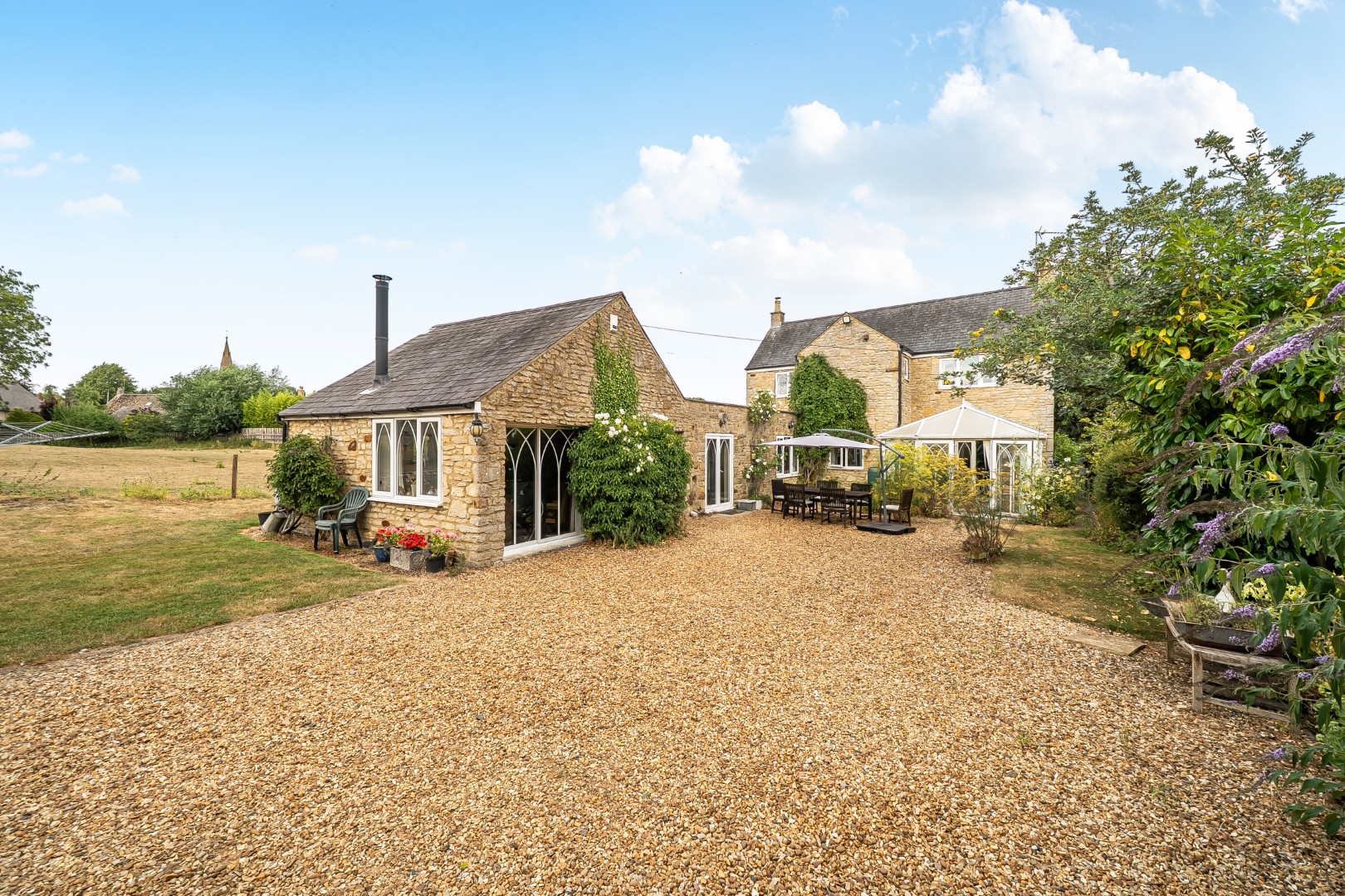 4 bedroom detached house for sale, The Field, Kettering, NN14